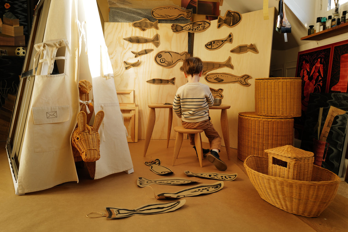 Feve Kids Schreibtisch in Natural präsentiert im Onlineshop von KAQTU Design AG. Schreibtisch ist von Ferm Living