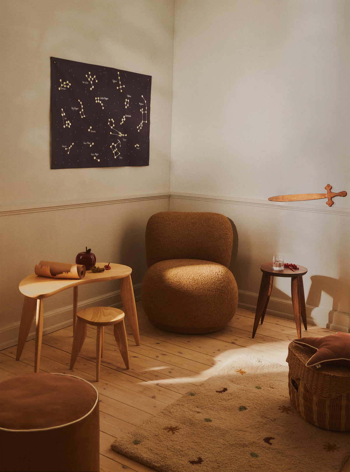 Feve Kids Schreibtisch in Natural präsentiert im Onlineshop von KAQTU Design AG. Schreibtisch ist von Ferm Living