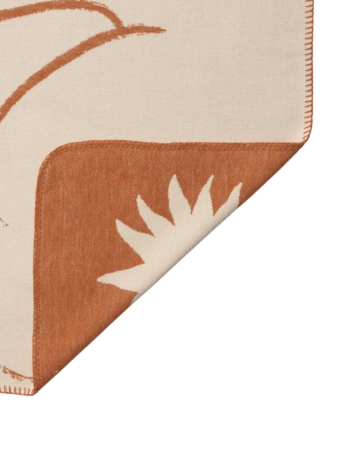 Skye Blanket Sienna/Parchment in Sienna/Parchment präsentiert im Onlineshop von KAQTU Design AG. Wolldecke ist von Ferm Living