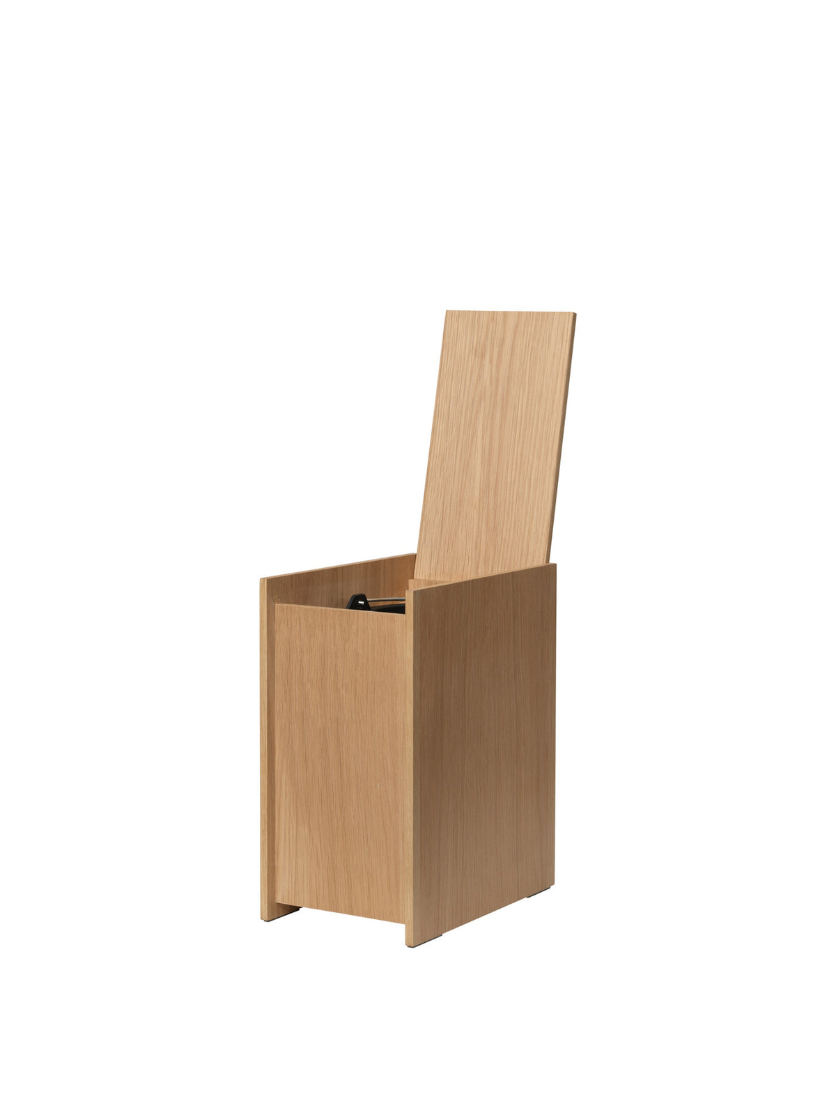 Sama Wooden Bin 35 in Eiche präsentiert im Onlineshop von KAQTU Design AG. Papierkorb ist von Ferm Living