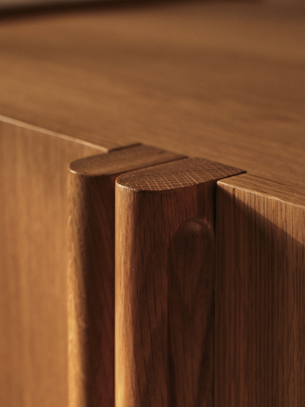 Tilu Kommode in Natur Eiche präsentiert im Onlineshop von KAQTU Design AG. Kommode ist von Ferm Living