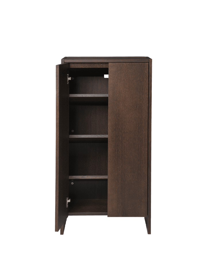 Moderner Parcel Hallway Cabinet H110 aus dunkel gebeizter Eiche, perfekt für die Aufbewahrung im Eingangsbereich, von Ferm Living.