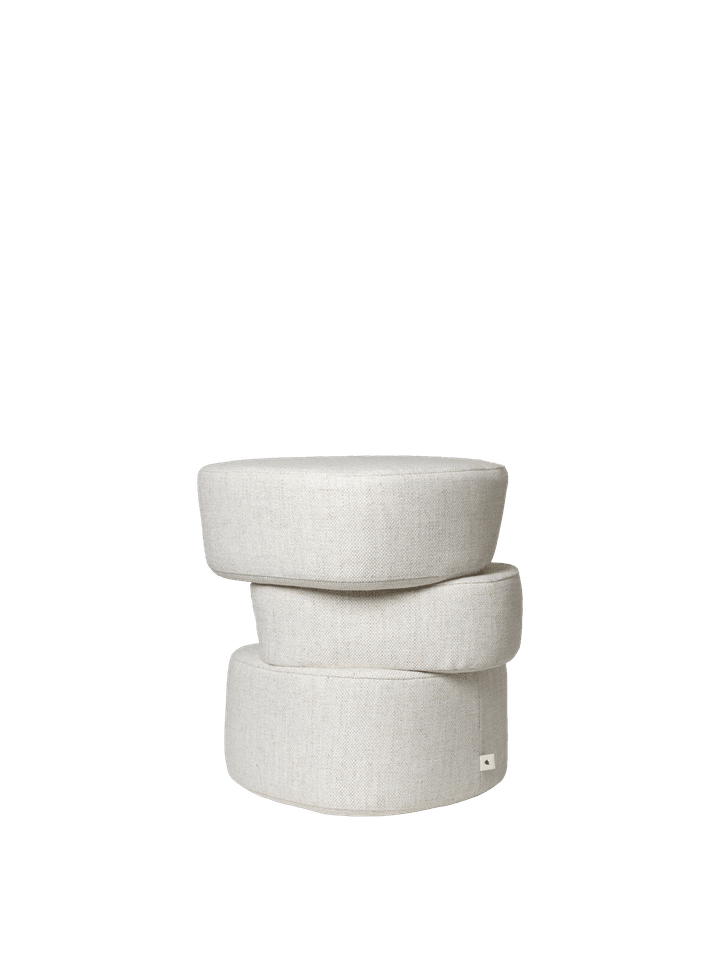 Plyo Pouf Staple in Off-White präsentiert im Onlineshop von KAQTU Design AG. Pouf ist von Ferm Living