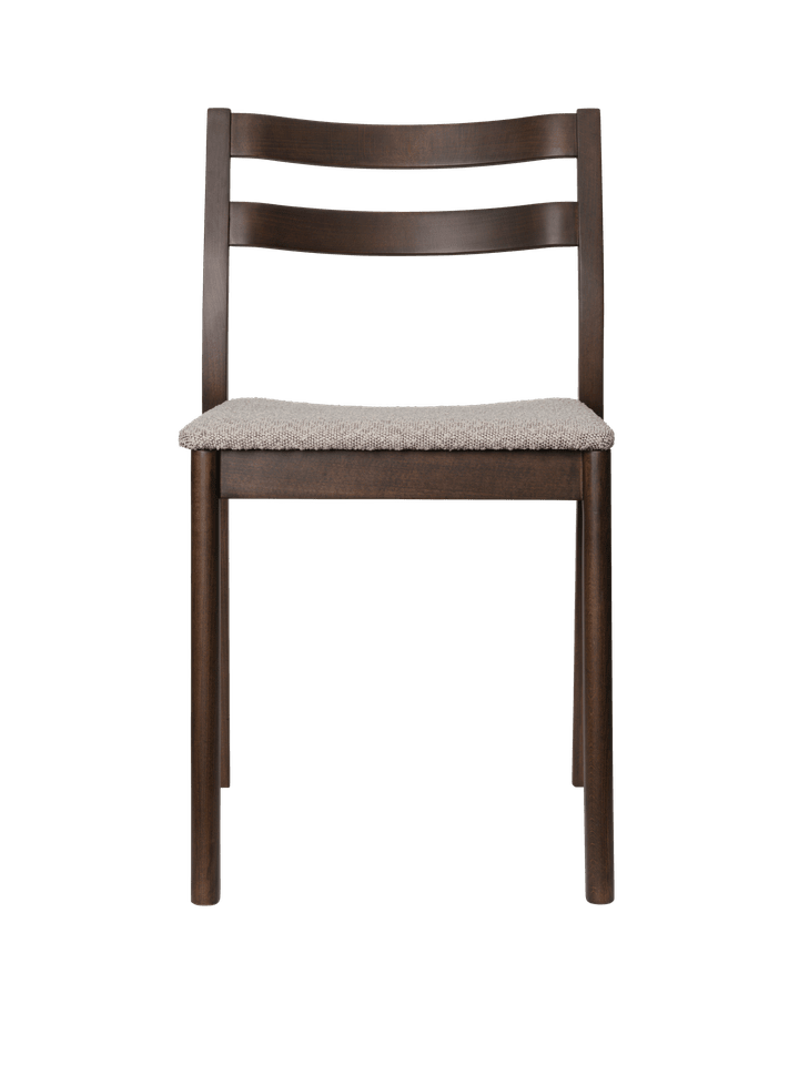 Boda Esszimmerstuhl Rugged Bouclé C/M Seat Upholstered in Dark Stained/Natural präsentiert im Onlineshop von KAQTU Design AG. Stuhl ist von Ferm Living