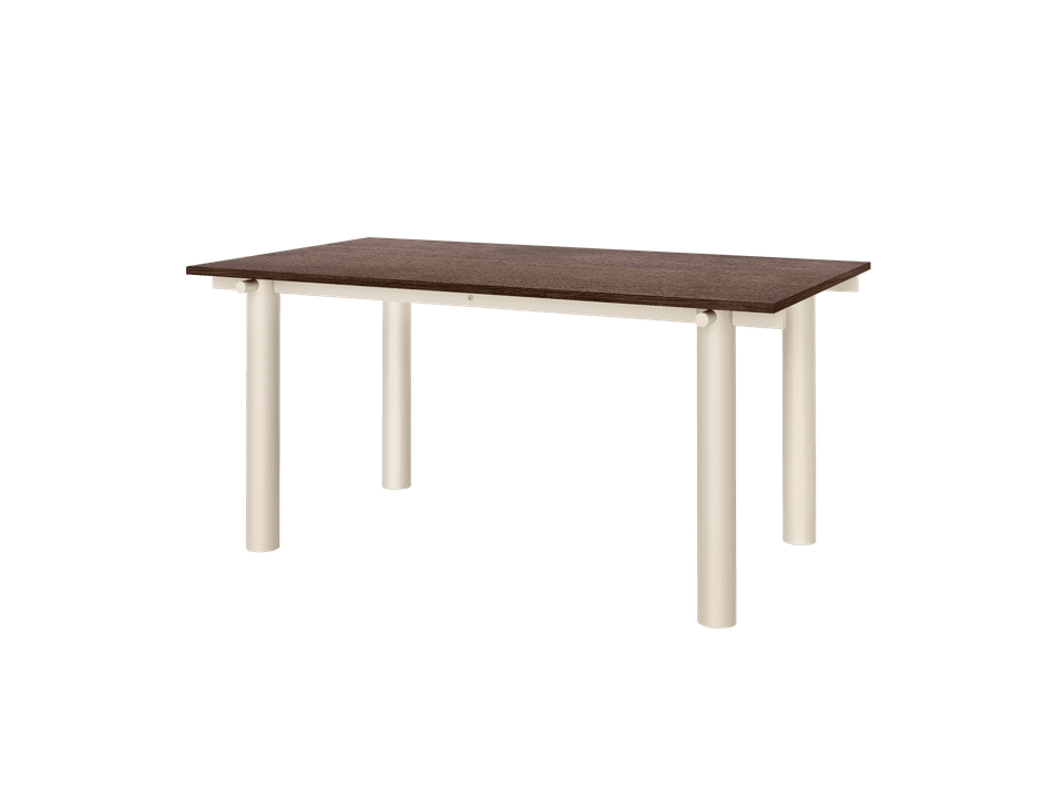 Moderner Atura Esstisch in Light Cashmere und Dark Stained Oak, ideal für stilvolle Essbereiche, präsentiert von Ferm Living.
