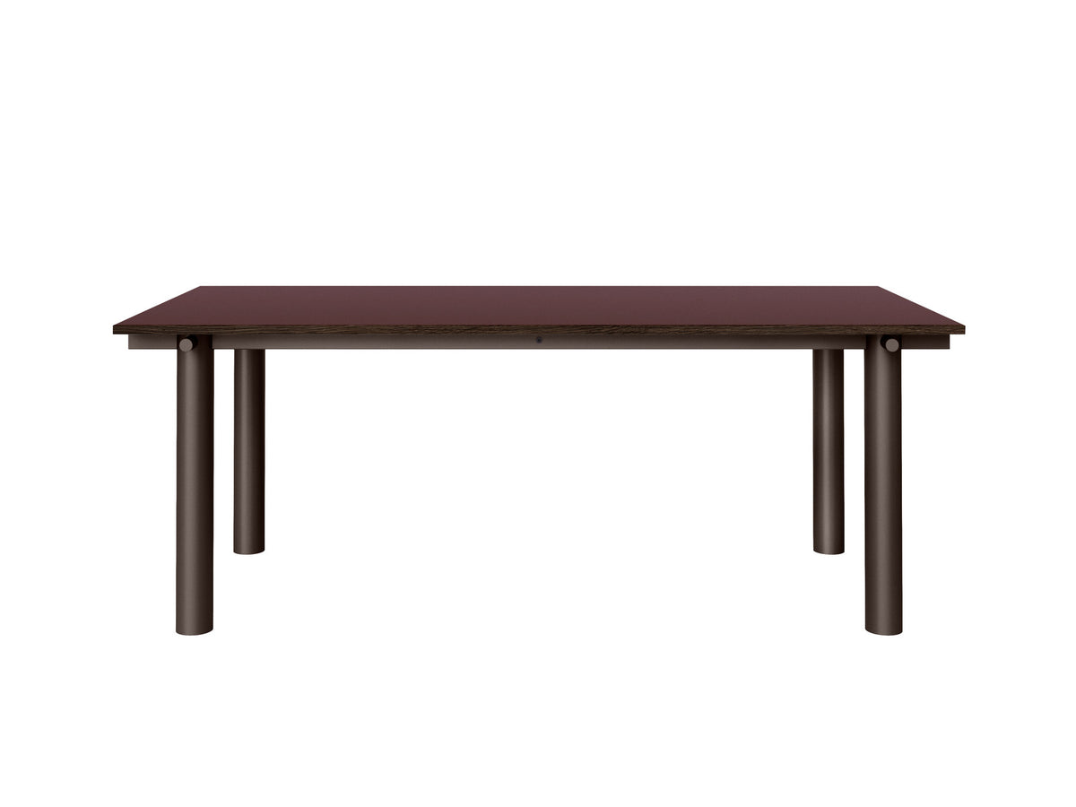 Atura Esstisch 200 x 90 in Dark Chocolate/Burgundy präsentiert im Onlineshop von KAQTU Design AG. Esstisch ist von Ferm Living