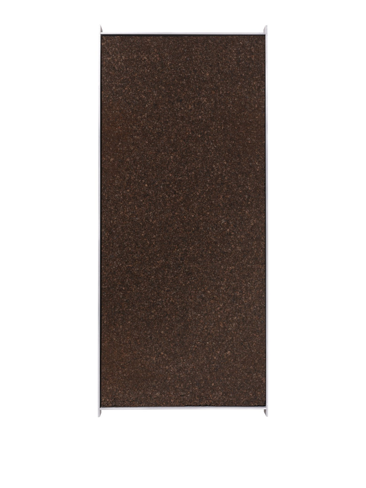 Schmale Pinnwand mit dunkler Korkoberfläche und Rahmen aus gebürstetem Aluminium, rechteckige Form, an einer Wand montiert.