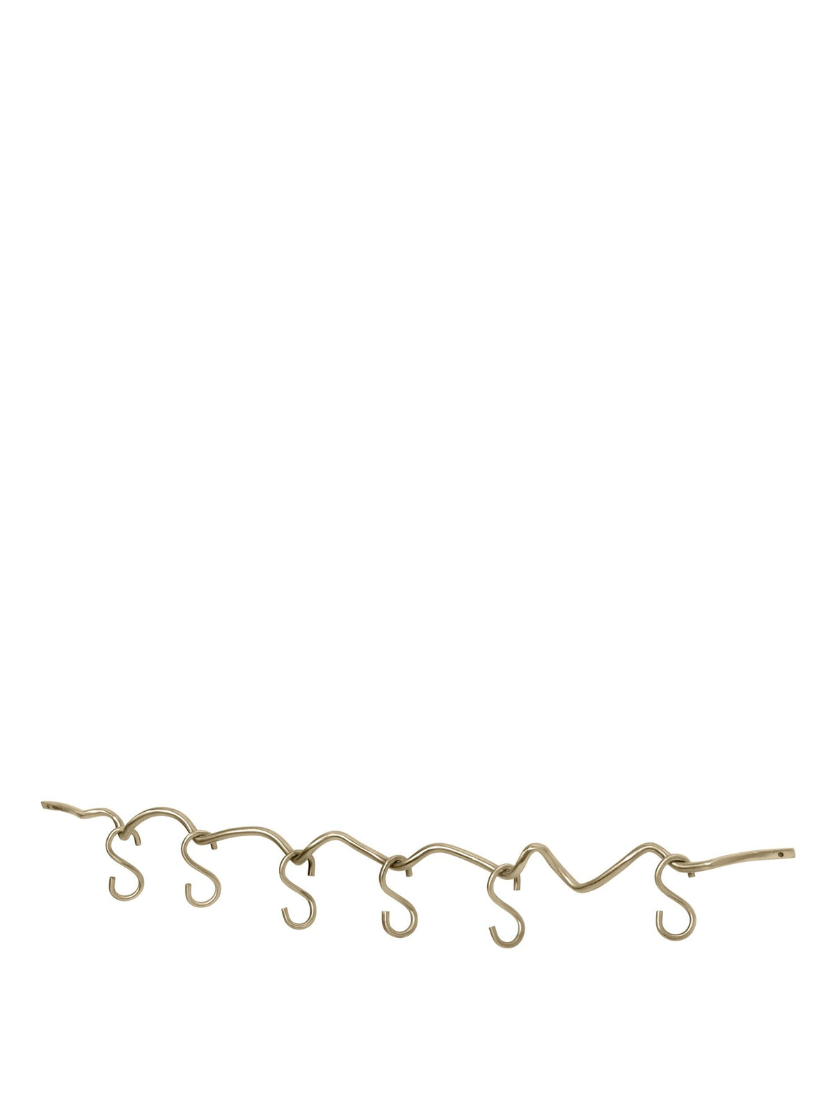 Produktfoto der Curvature Hängestange von Ferm Living aus massivem Messing mit matter Politur, inklusive sechs Haken, geschwungene Form.