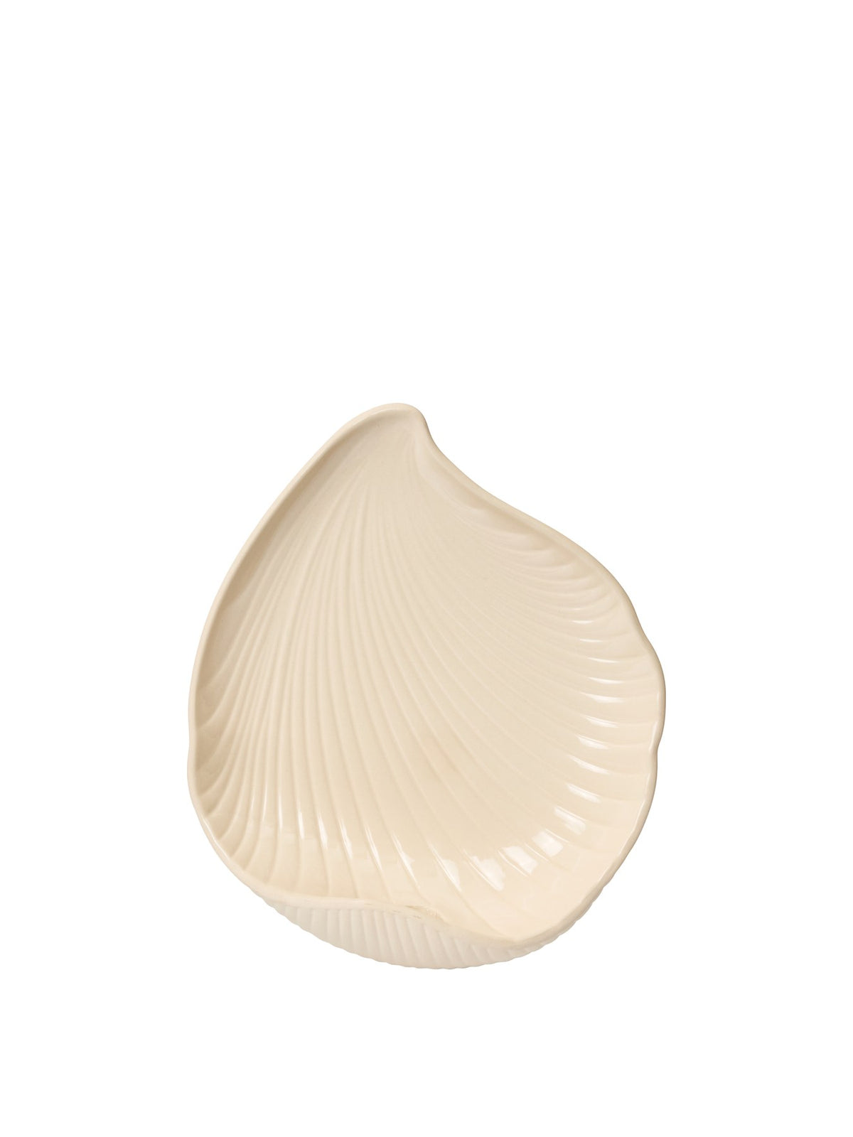 Wandkerzenhalter Shell von Ferm Living aus Steingut in Off-White, muschelförmig, Oberseite glasiert und Unterseite unglasiert.