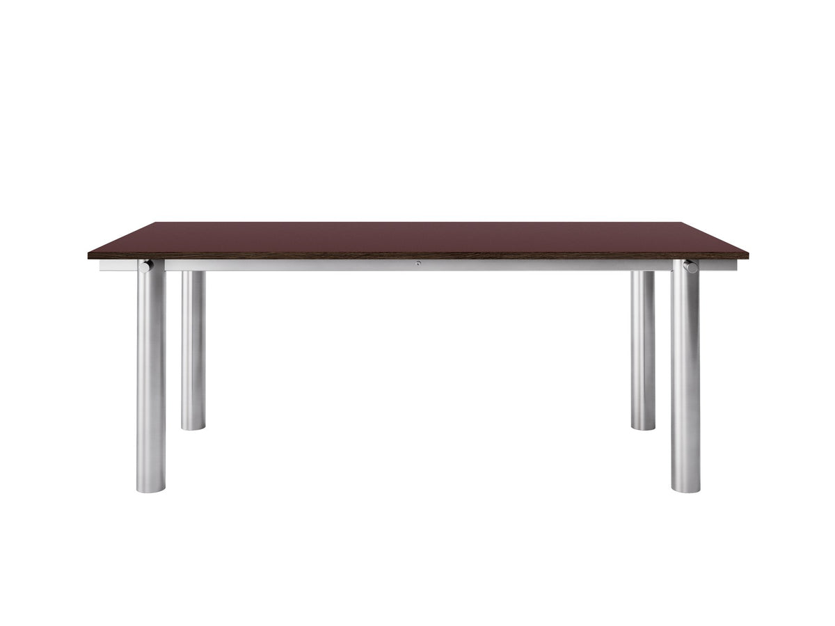Esstisch Atura von Ferm Living mit Gestell aus gebürstetem Edelstahl und Tischplatte in Bordeaux Linoleum, Grösse 200 x 90 cm, Höhe 74 cm.