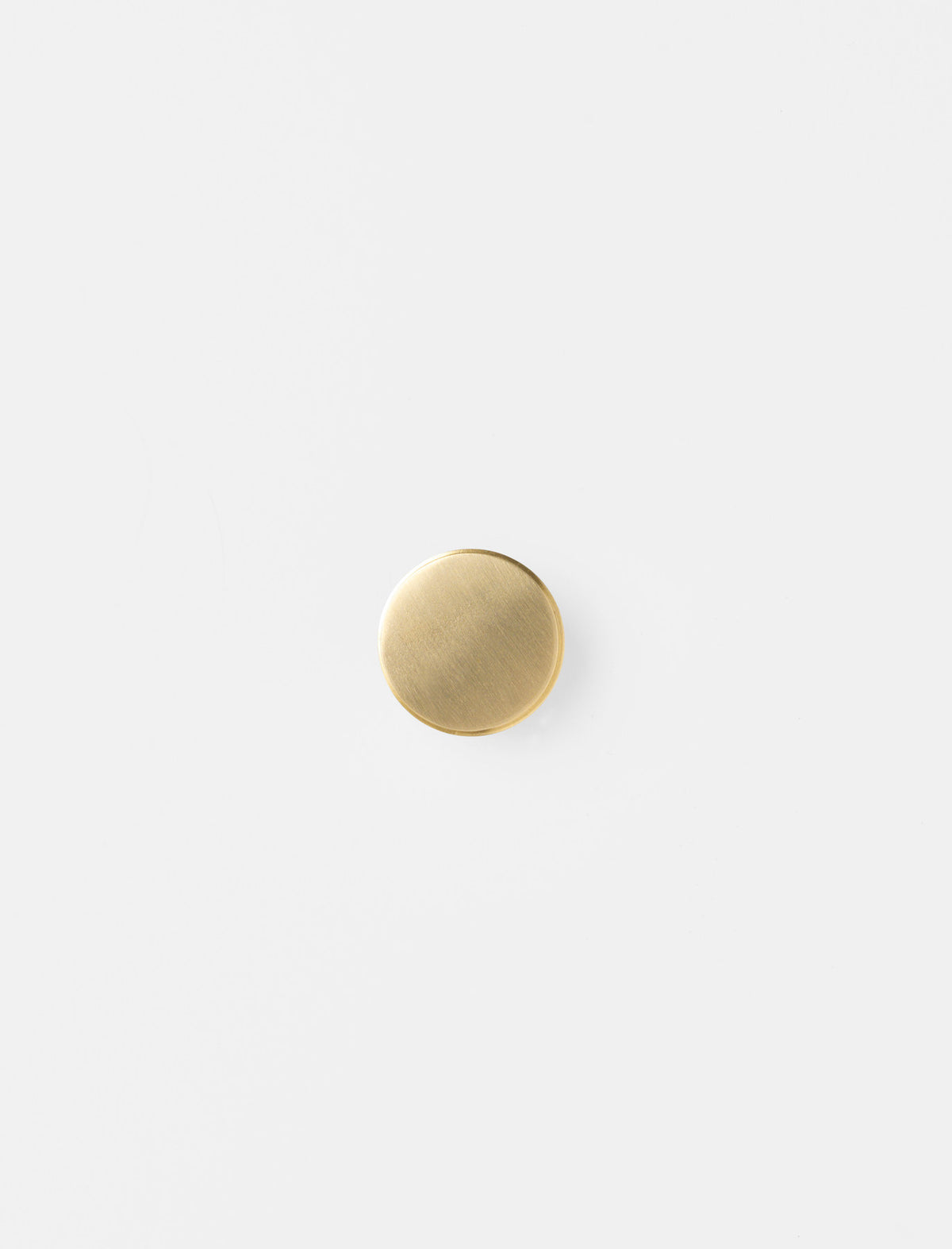 Haken Large in Messing präsentiert im Onlineshop von KAQTU Design AG. Kleiderhaken ist von Ferm Living