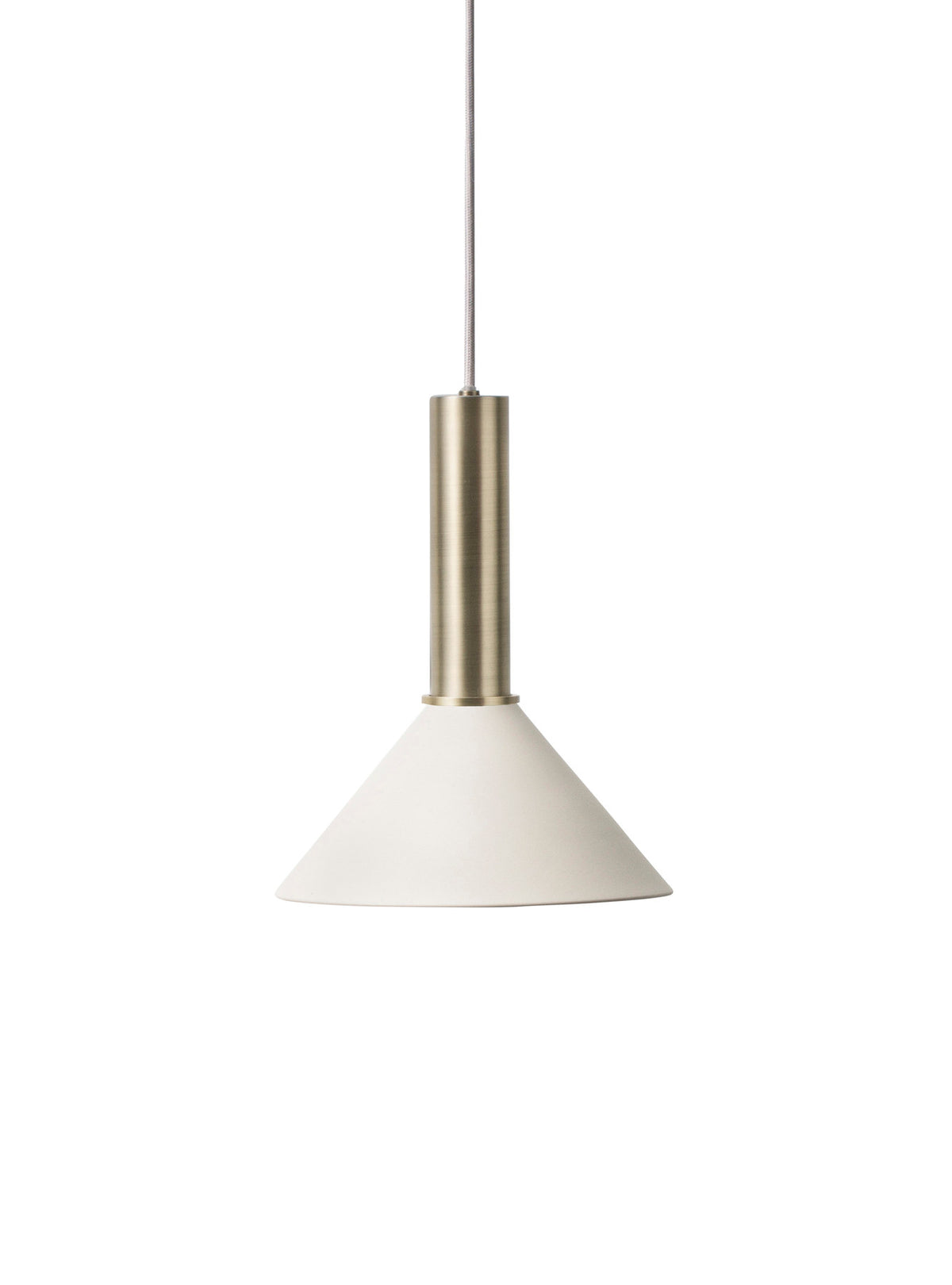 Collect Pendellampe hoch in Messing präsentiert im Onlineshop von KAQTU Design AG. Pendelleuchte ist von Ferm Living