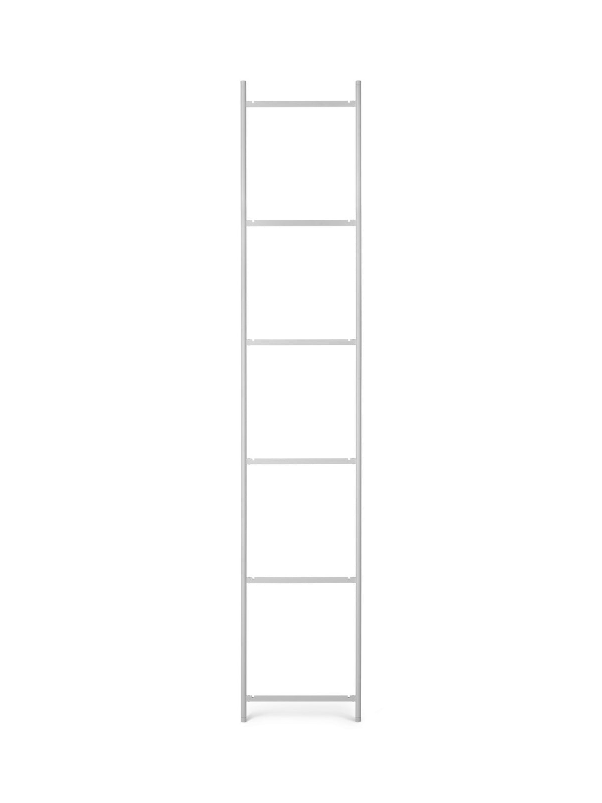 Punctual Regalsystem - Leiter 6 Stufen in Grau präsentiert im Onlineshop von KAQTU Design AG. Regalsystem Einzelteile ist von Ferm Living