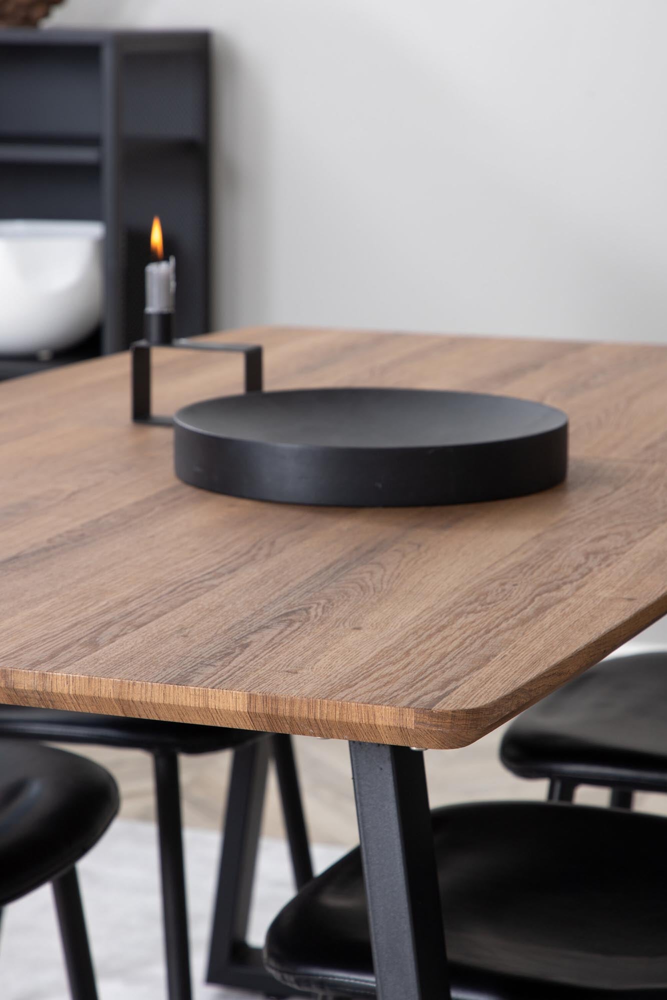 Das Inca Esszimmerset (Polar) von Venture Home umfasst einen 160cm Tisch und 4 stilvolle Stühle für modernes Esszimmerdesign.