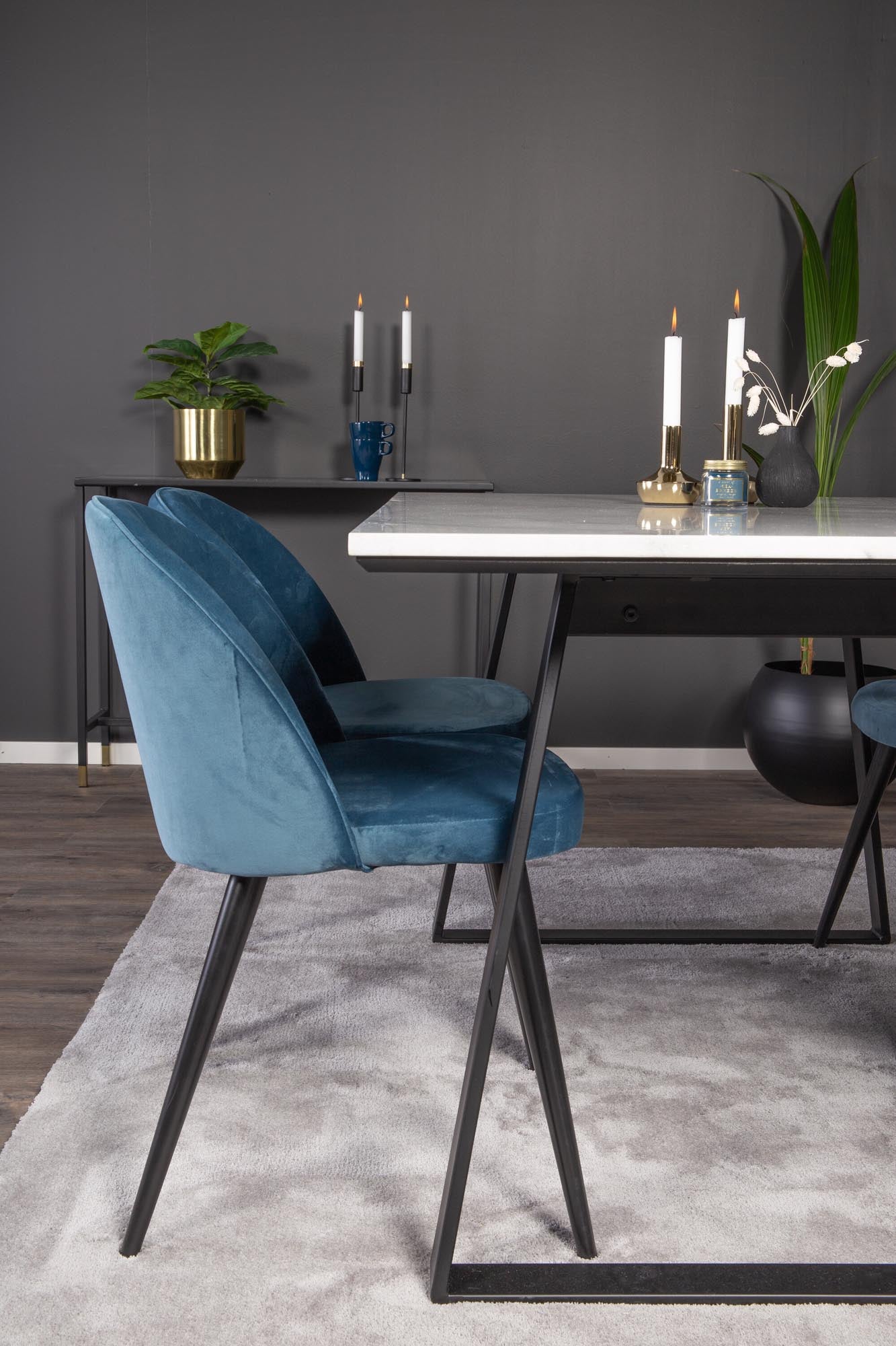 Erleben Sie das Estelle Esszimmerset von Venture Home: Stilvolle Eleganz trifft auf Komfort, perfekt für unvergessliche Essmomente.