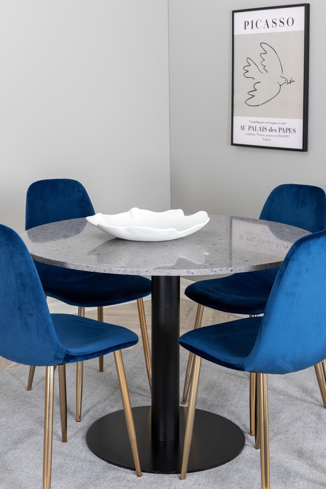 Razzia Esszimmerset: Skandinavisches Design trifft auf Gemütlichkeit.