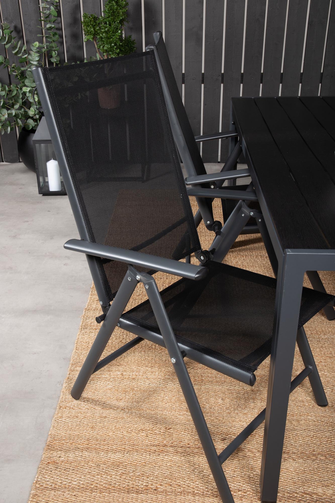 Break Outdoor-Tischset 150cm/4St. in Schwarz präsentiert im Onlineshop von KAQTU Design AG. Gartentischset ist von Venture Home