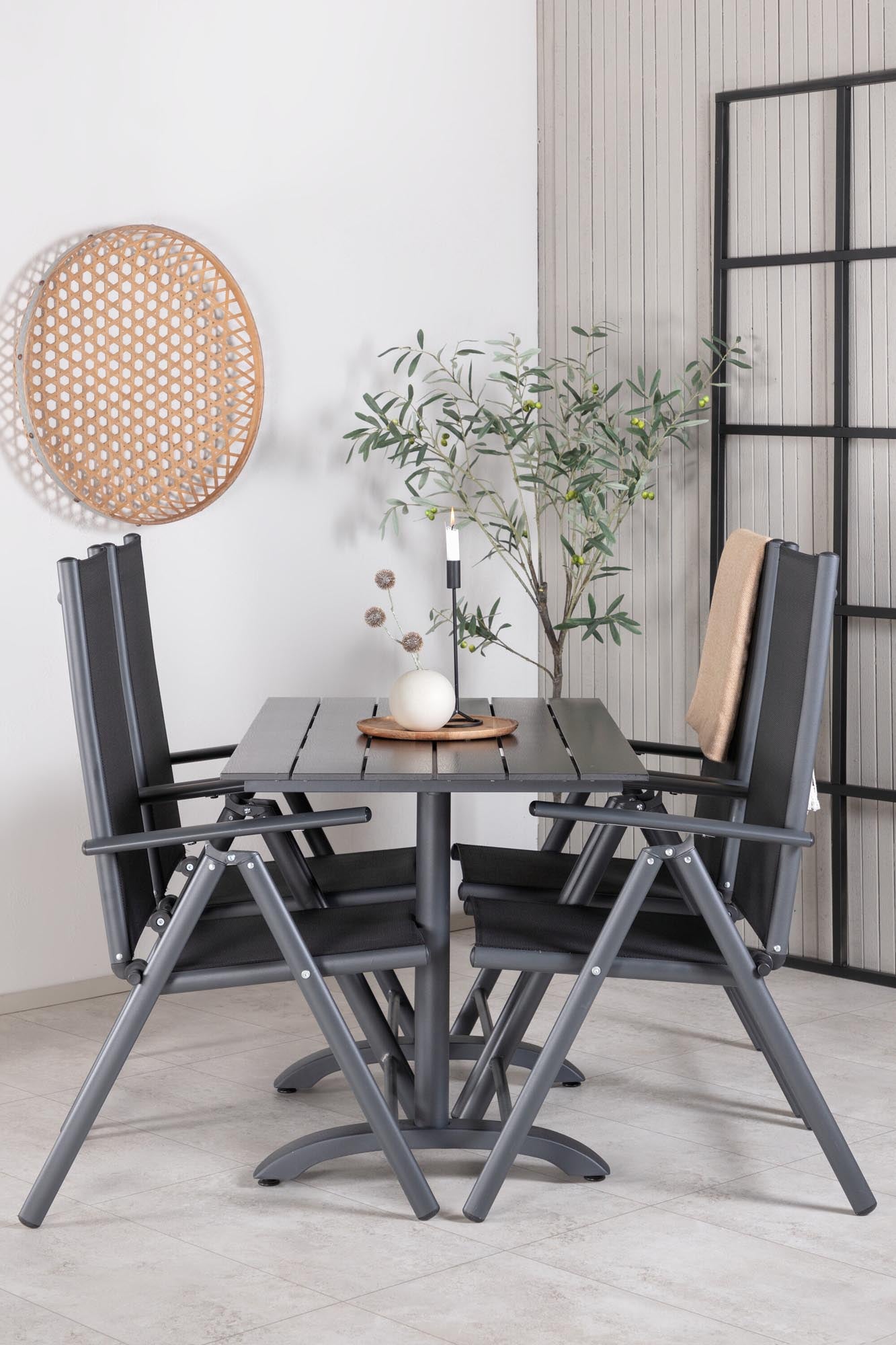 Erleben Sie das Denver Outdoor-Tischset von Venture Home: modernes Design, wetterfeste Materialien und klappbare Stühle für unvergessliche Momente im Freien!