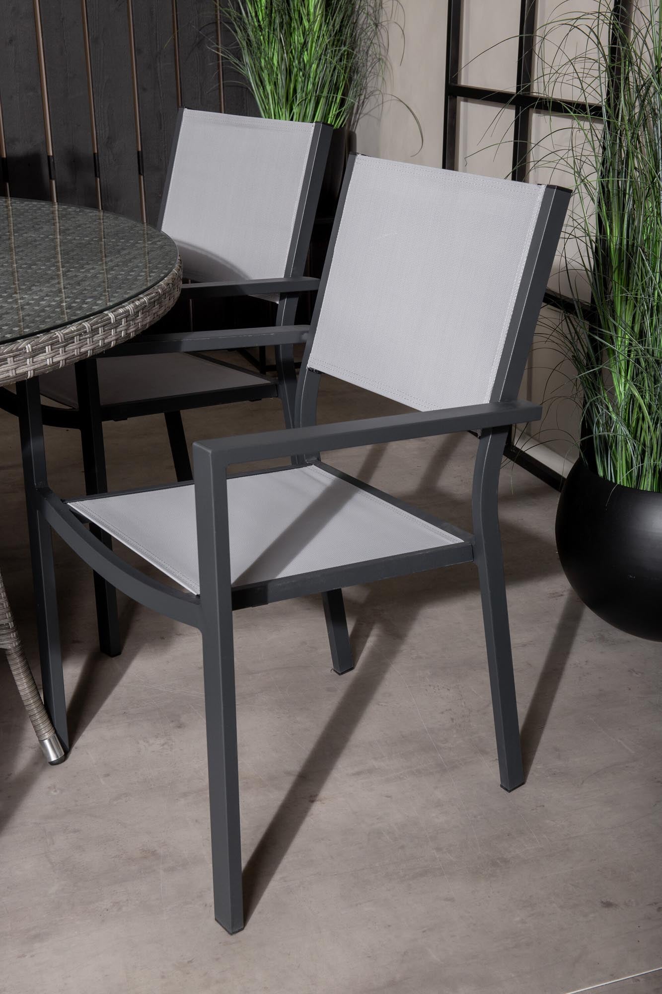 Stilvolles Volta Outdoor-Tischset Copacabana für 6 Personen – ideal für gesellige Stunden im Garten oder auf der Terrasse.