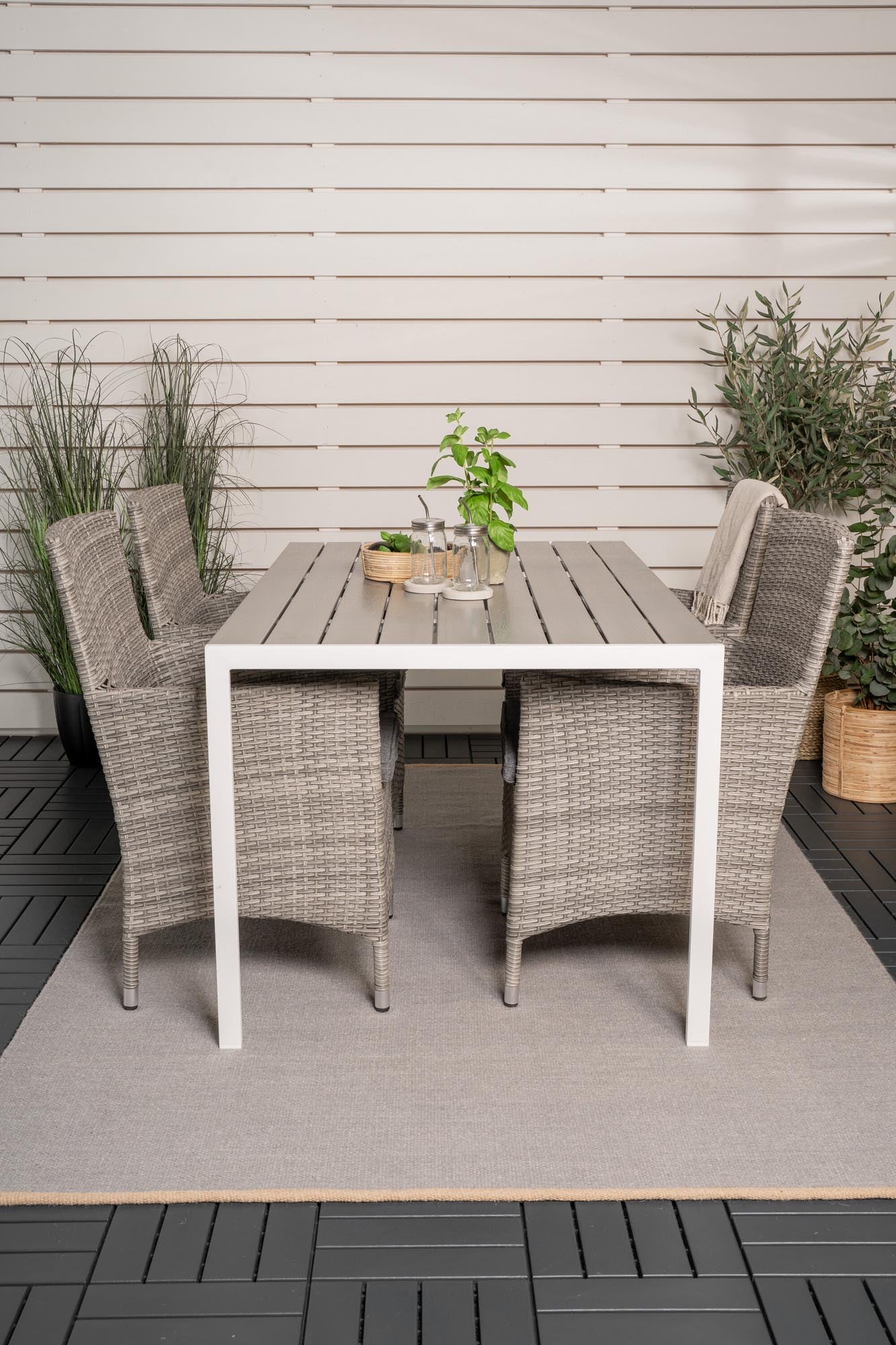 Break Outdoor-Tischset + Malin 150cm/4St. in Grau präsentiert im Onlineshop von KAQTU Design AG. Gartentischset ist von Venture Home