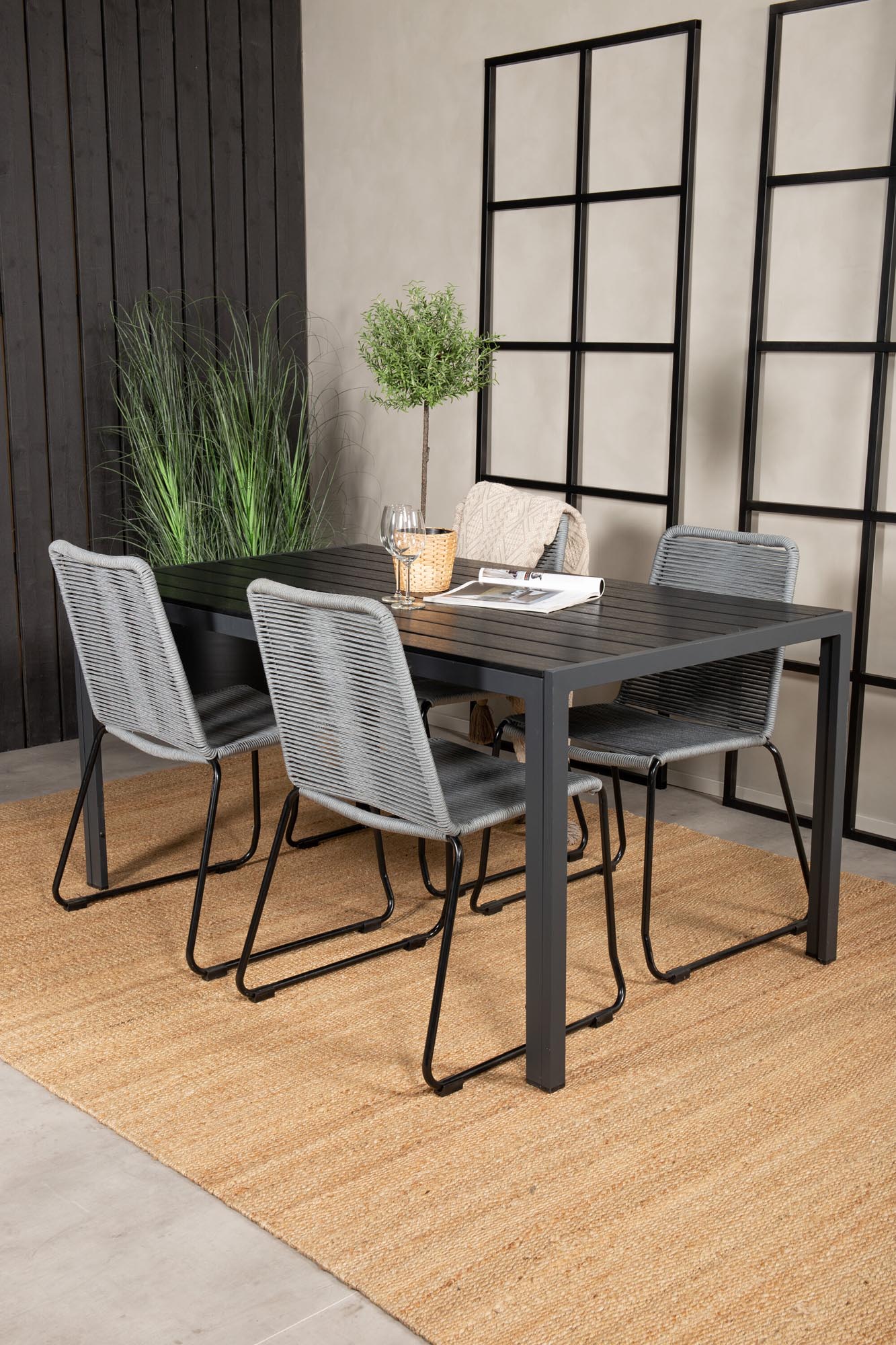 Break Outdoor-Tischset + Lindos 150cm/4St. in Schwarzgrau präsentiert im Onlineshop von KAQTU Design AG. Gartentischset ist von Venture Home