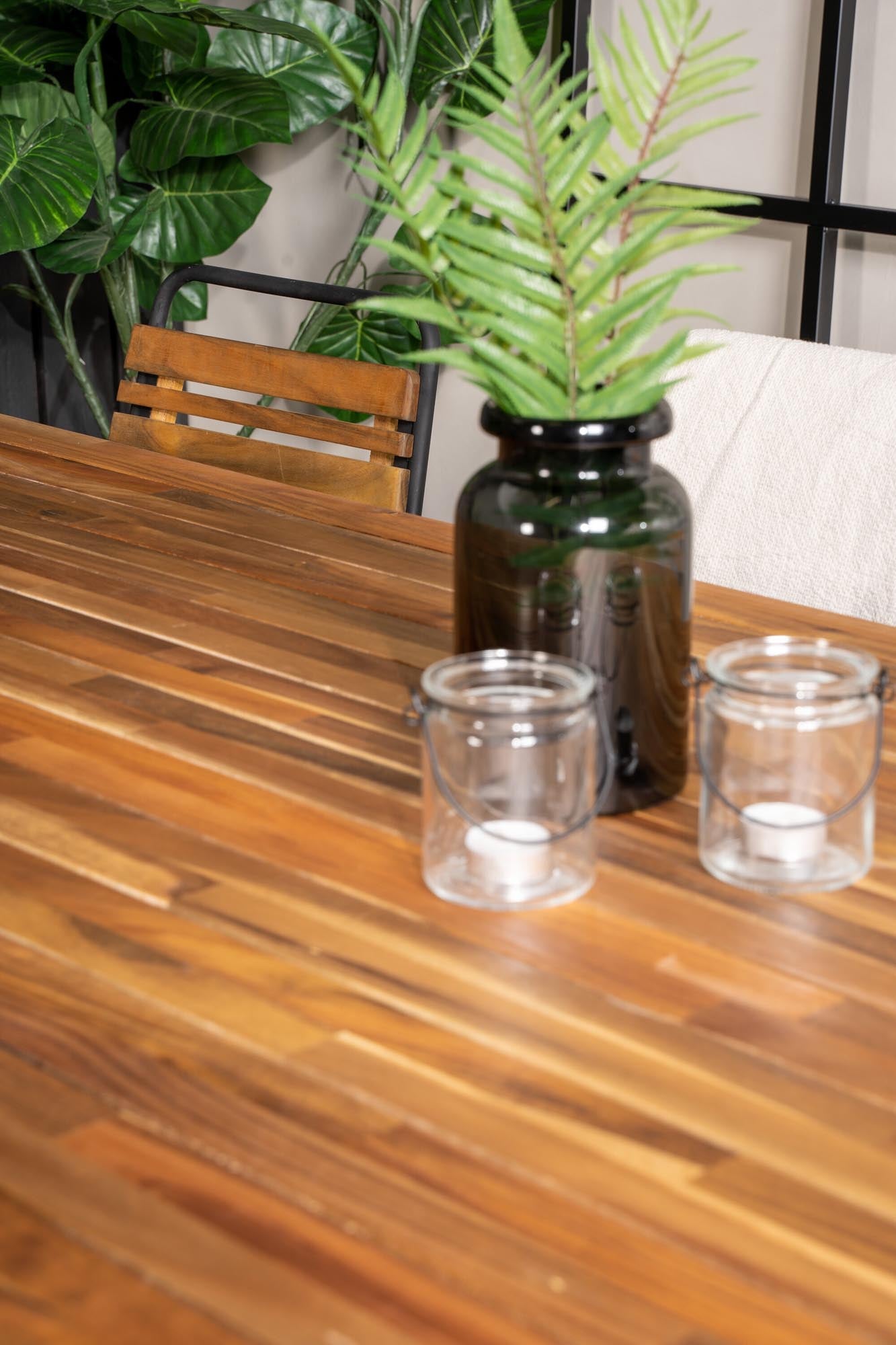 Stilvolles Bois Outdoor-Tischset aus robustem Akazienholz für 6 Personen. Perfekt für gesellige Stunden im Freien und unvergessliche Momente.