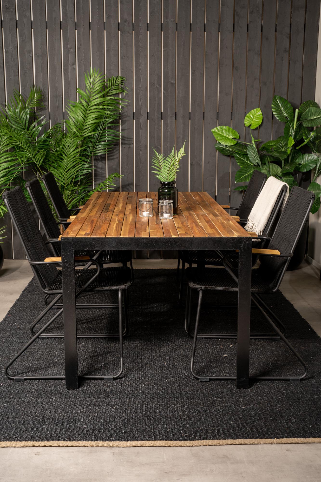 Stilvolles Bois Outdoor-Tischset von Venture Home: 205 cm Esstisch mit 6 bequemen Stühlen, robustes Aluminium & edles Akazienholz für Ihren Garten.