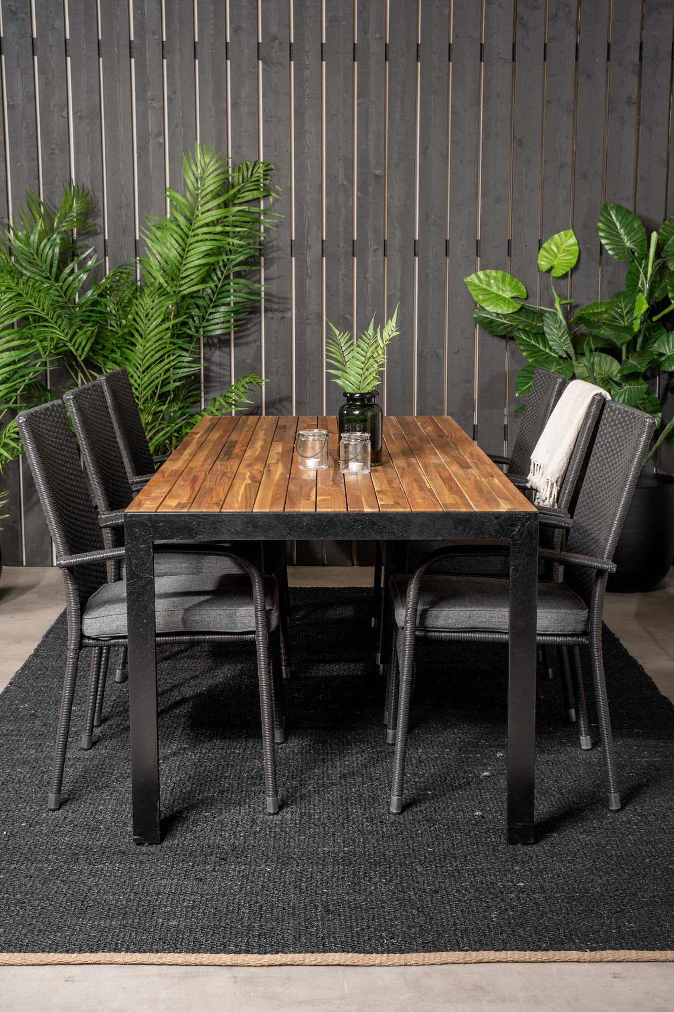 Bois Outdoor-Tischset + Anna 205cm/6St. in Schwarz präsentiert im Onlineshop von KAQTU Design AG. Gartentischset ist von Venture Home