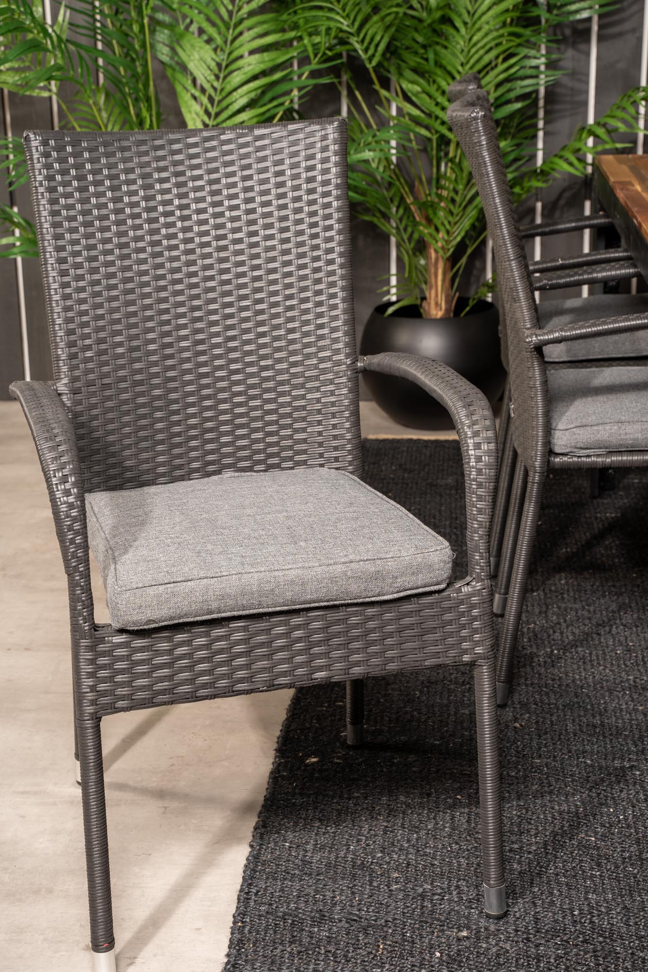 Bois Outdoor-Tischset + Anna 205cm/6St. in Schwarz präsentiert im Onlineshop von KAQTU Design AG. Gartentischset ist von Venture Home