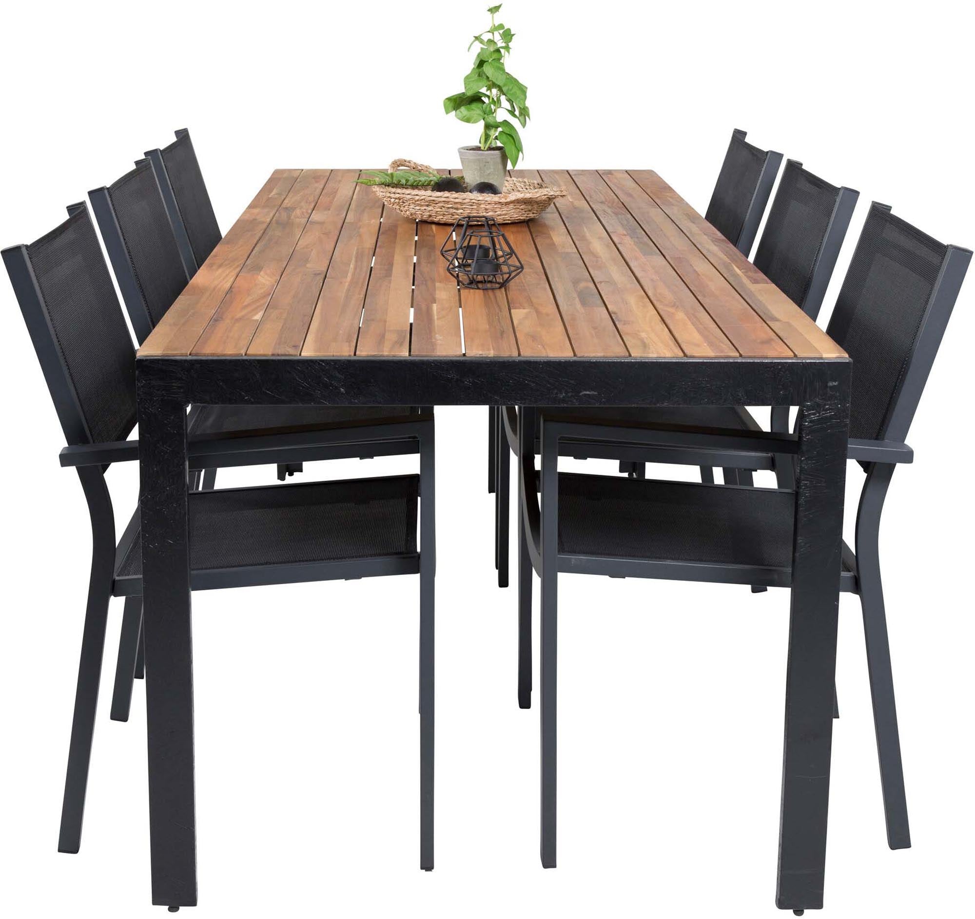 Stilvolles Outdoor-Tischset für unvergessliche Momente im Freien.