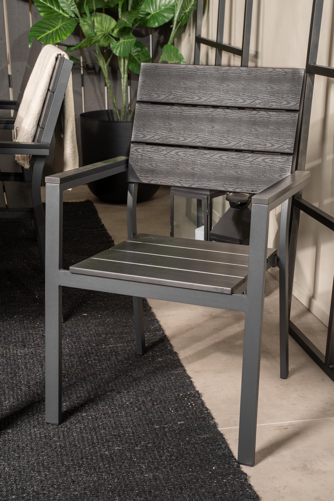 Bois Outdoor-Tischset + Levels 205cm/6St. in Schwarz präsentiert im Onlineshop von KAQTU Design AG. Gartentischset ist von Venture Home