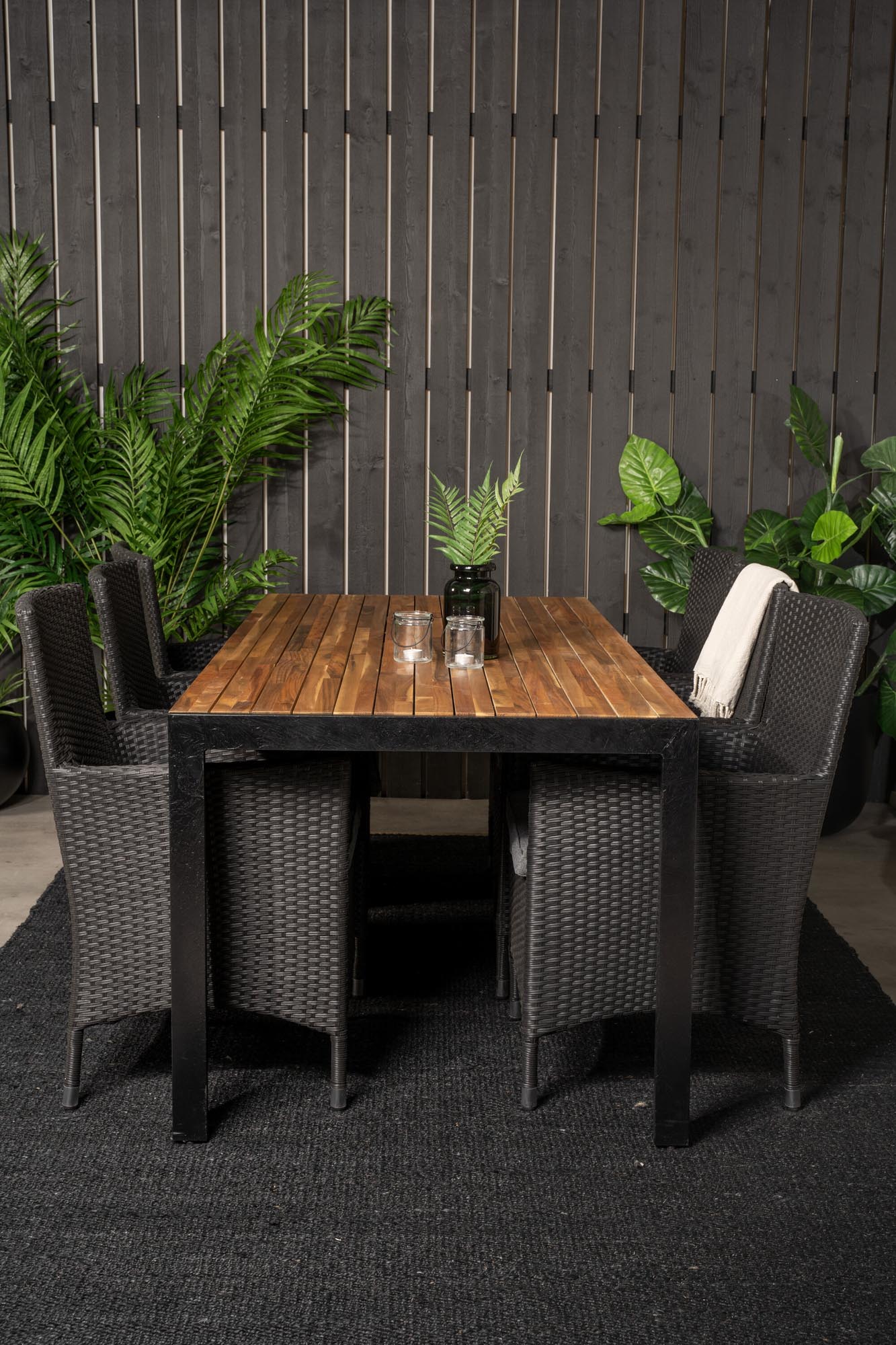 Bois Outdoor-Tischset + Malin 205cm/6St. in Schwarzgrau präsentiert im Onlineshop von KAQTU Design AG. Gartentischset ist von Venture Home