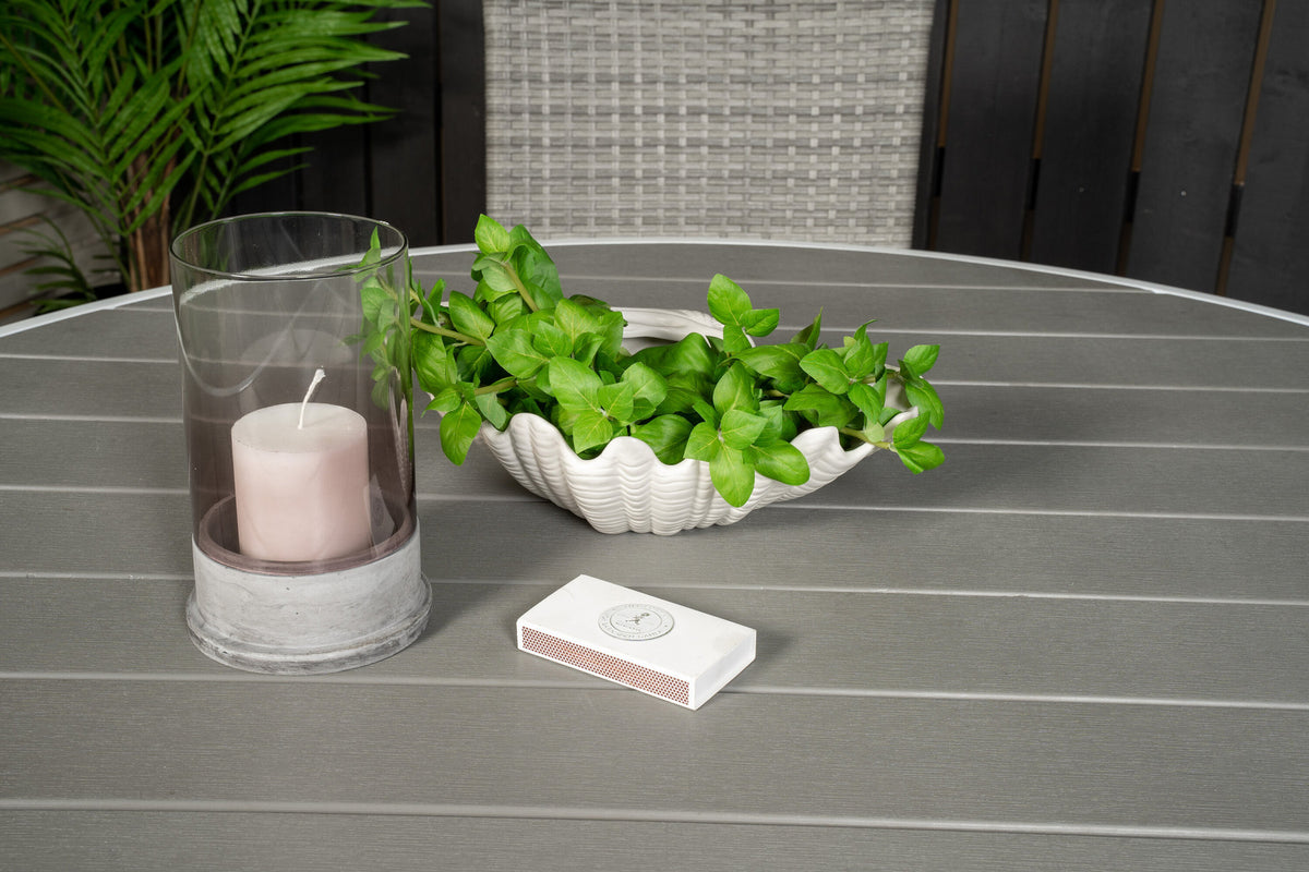 Parma Outdoor-Tischset + Anna ⌀140cm/4St. in Grau präsentiert im Onlineshop von KAQTU Design AG. Gartentischset ist von Venture Home