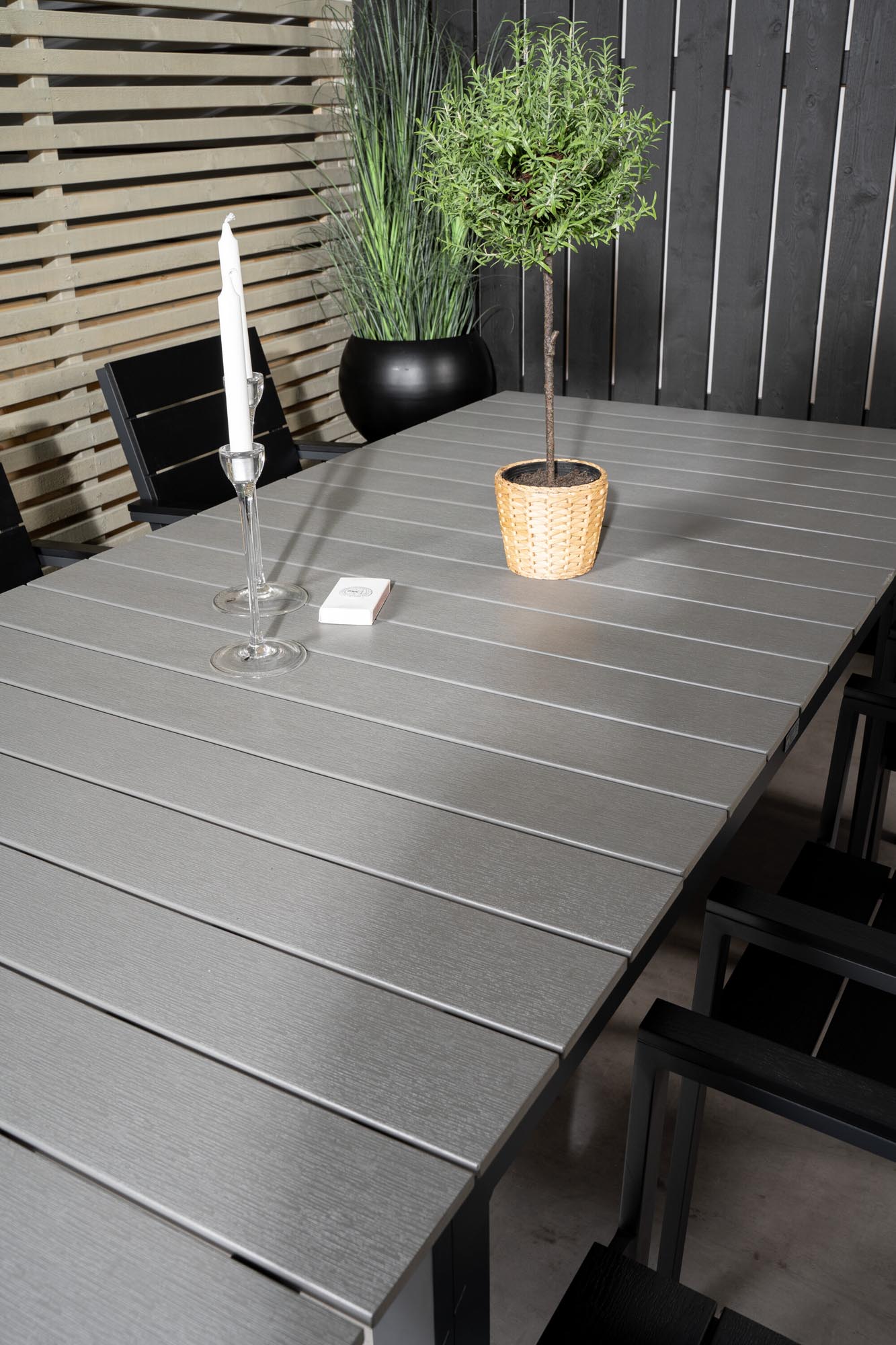 Levels Outdoor-Tischset ausziehbar 160cm/6St. in Schwarz präsentiert im Onlineshop von KAQTU Design AG. Gartentischset ist von Venture Home