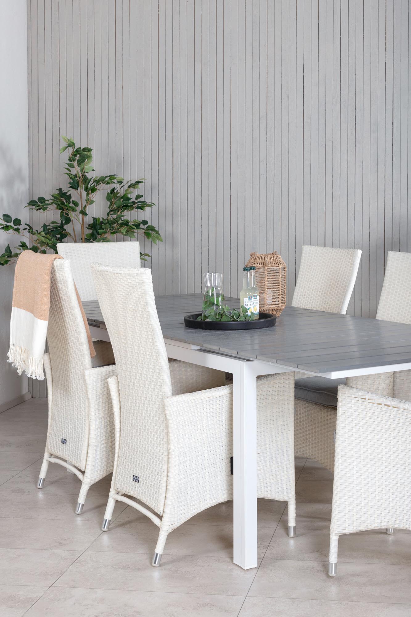 Levels Outdoor-Tischset ausziehbar + Padova 160cm/6St. in Grau weiss präsentiert im Onlineshop von KAQTU Design AG. Gartentischset ist von Venture Home