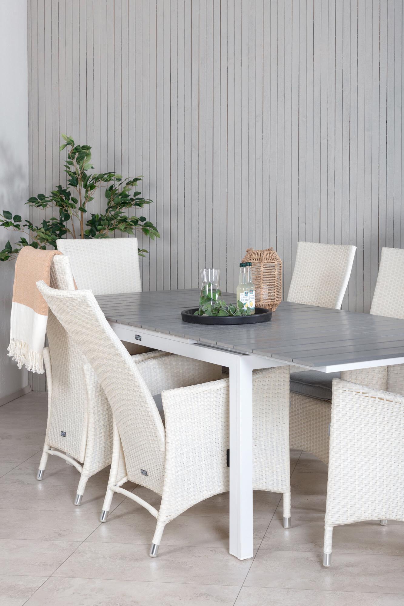 Levels Outdoor-Tischset ausziehbar + Padova 160cm/6St. in Grau weiss präsentiert im Onlineshop von KAQTU Design AG. Gartentischset ist von Venture Home