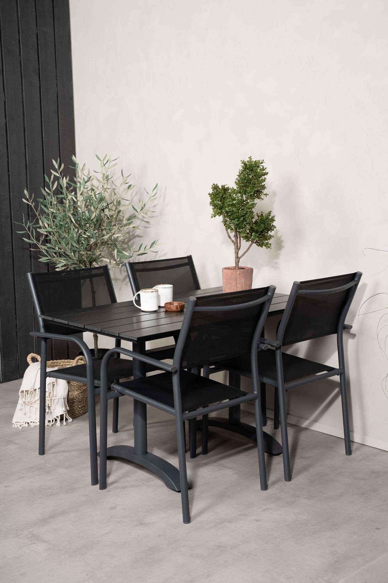 Elegantes Denver Outdoor-Tischset mit 120 cm Tisch und 4 komfortablen Santorini-Stühlen. Perfekt für kleine Terrassen und Gärten, wetterfest und pflegeleicht.