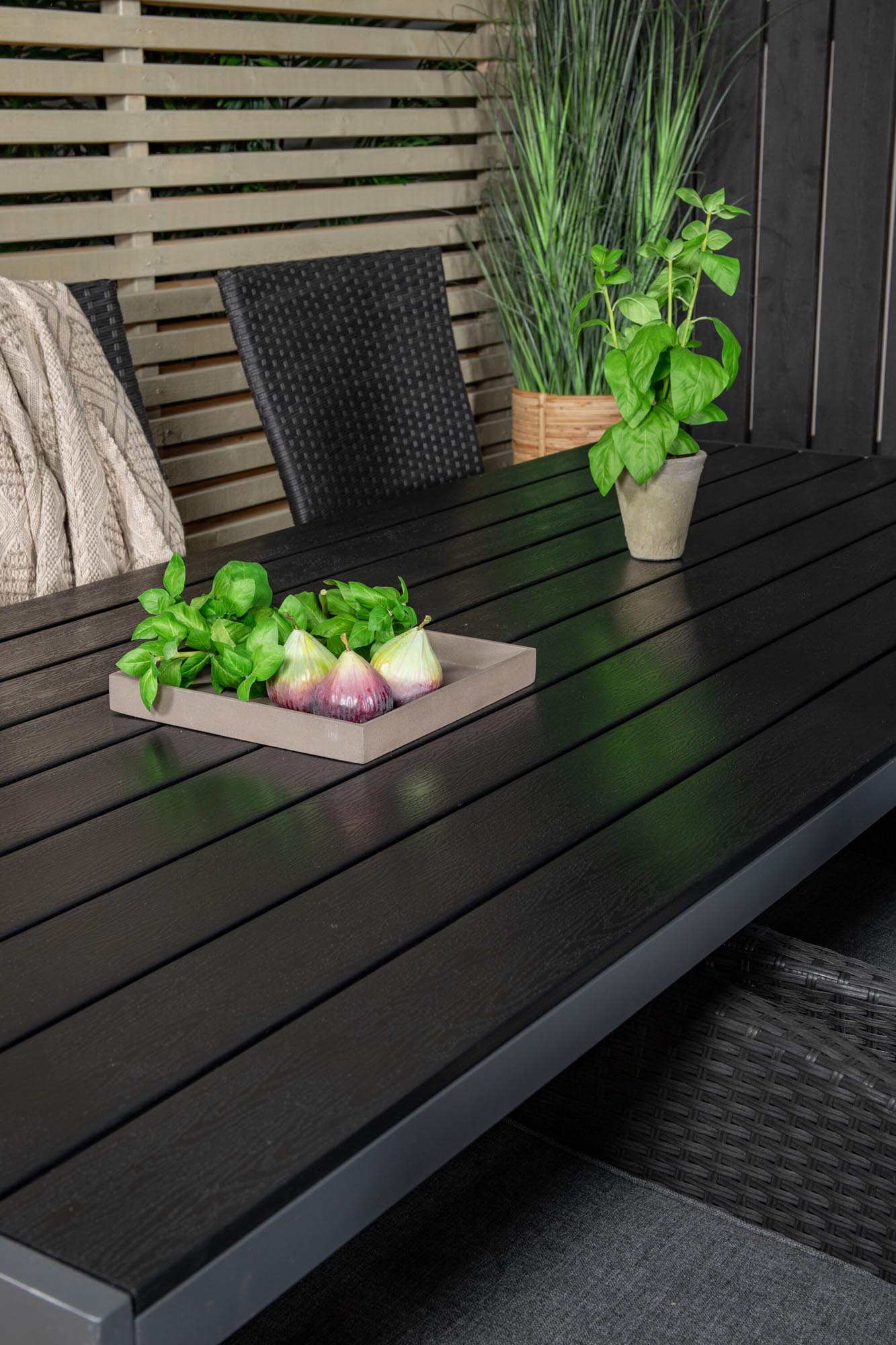 Break Outdoor-Tischset + Padova 205cm/6St. in Schwarzgrau präsentiert im Onlineshop von KAQTU Design AG. Gartentischset ist von Venture Home