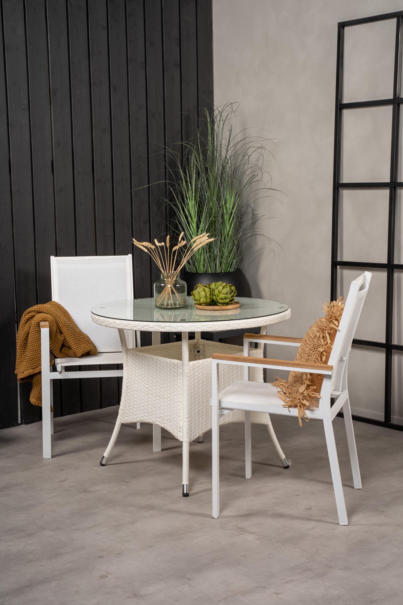 Elegantes Tischset für stilvolle Outdoor-Dinner von Venture Home.