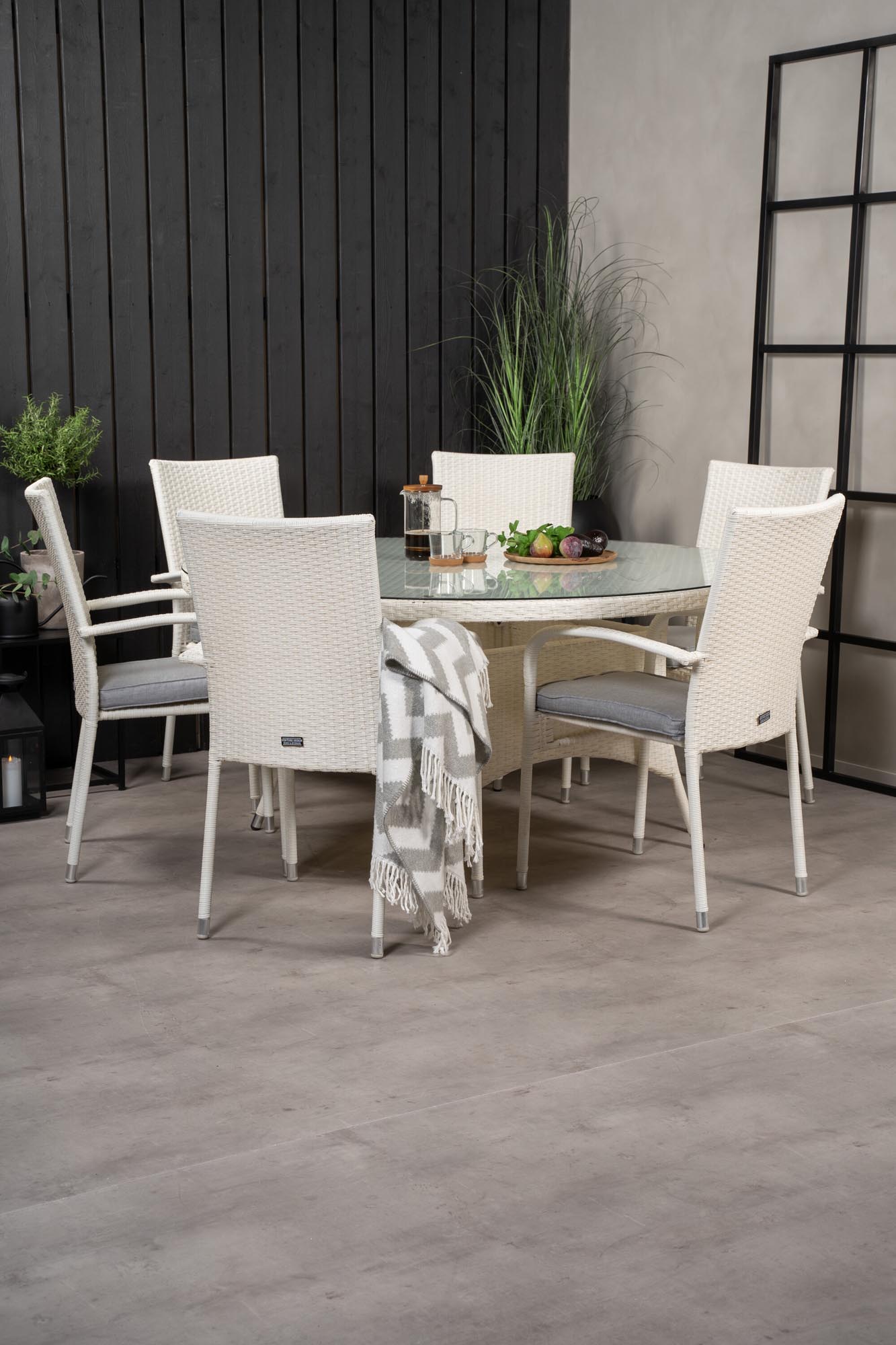 Volta Outdoor-Tischset + Anna ⌀150cm/6St. in Grau weiss präsentiert im Onlineshop von KAQTU Design AG. Gartentischset ist von Venture Home