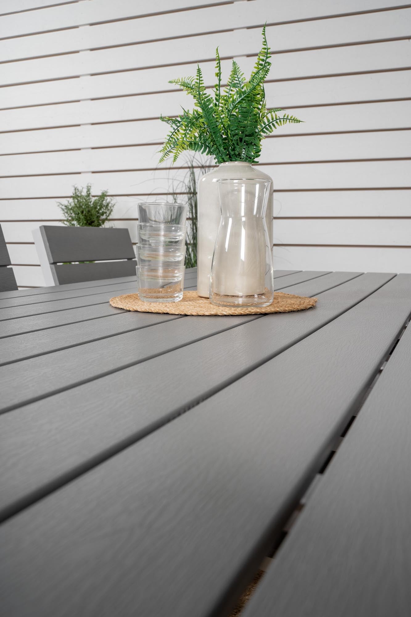 Stylisches Break Outdoor-Tischset für 6 Personen, 205cm, von Venture Home. Ideal für gemütliche Abende im Freien mit hochwertigem Aintwood.