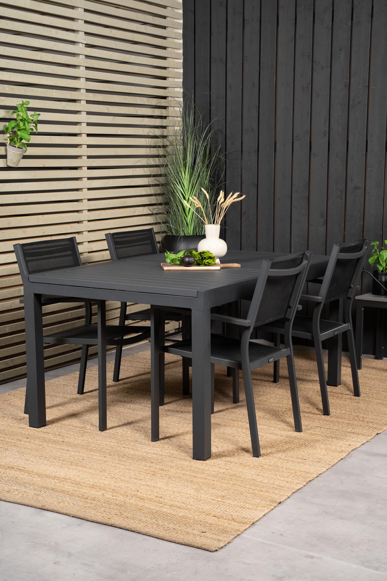 Venture Home Marbella: Flexibles Outdoor-Set für stilvolle Anlässe.