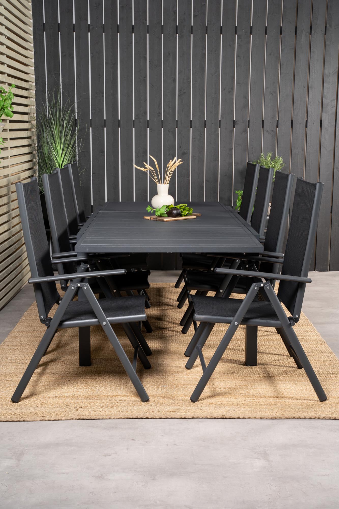 Stilvolles Marbella Tischset: Ausziehbar, wetterfest, für 8 Personen, ideal für Gartenpartys.