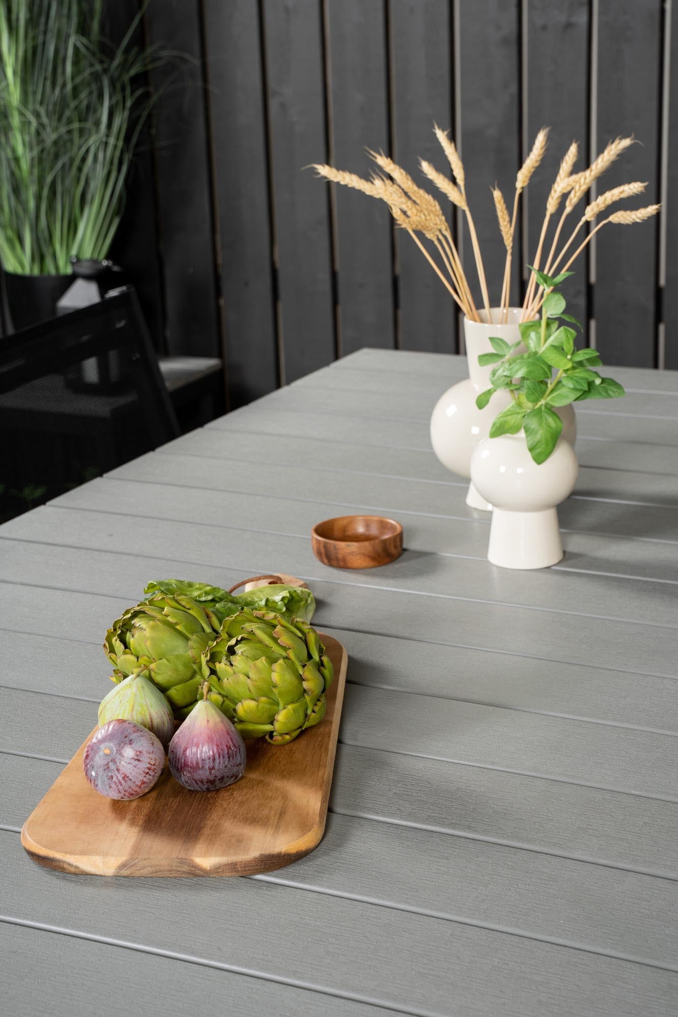 Stilvolles Tischset für luxuriöse Outdoor-Dinner von Venture Home.