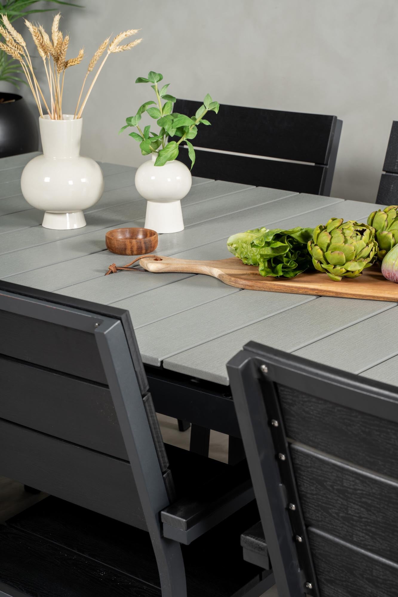 Levels Outdoor-Tischset 224cm/6St. in Schwarz präsentiert im Onlineshop von KAQTU Design AG. Gartentischset ist von Venture Home