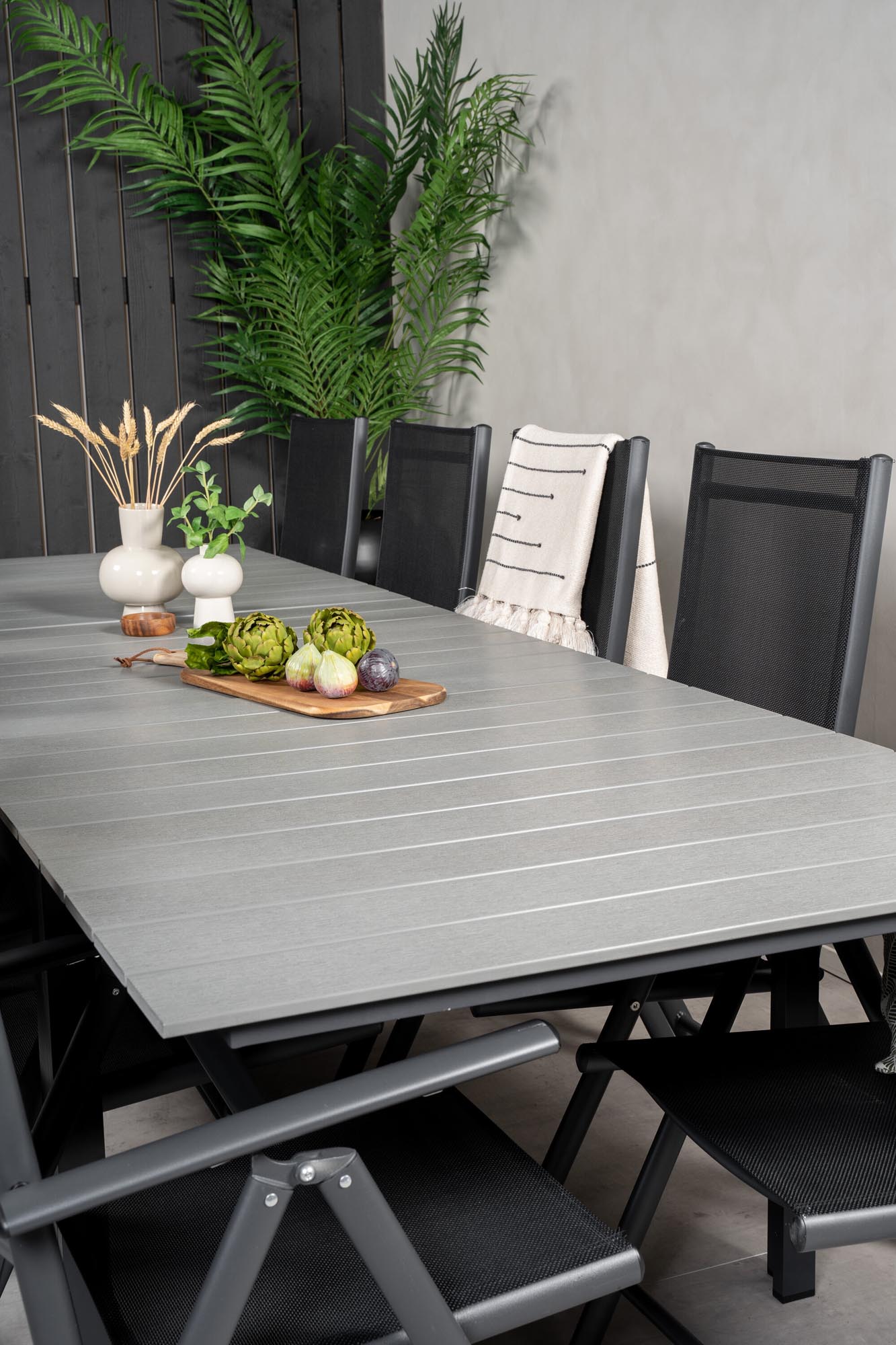 Levels Outdoor-Tischset + Break 224cm/8St. in Schwarz präsentiert im Onlineshop von KAQTU Design AG. Gartentischset ist von Venture Home