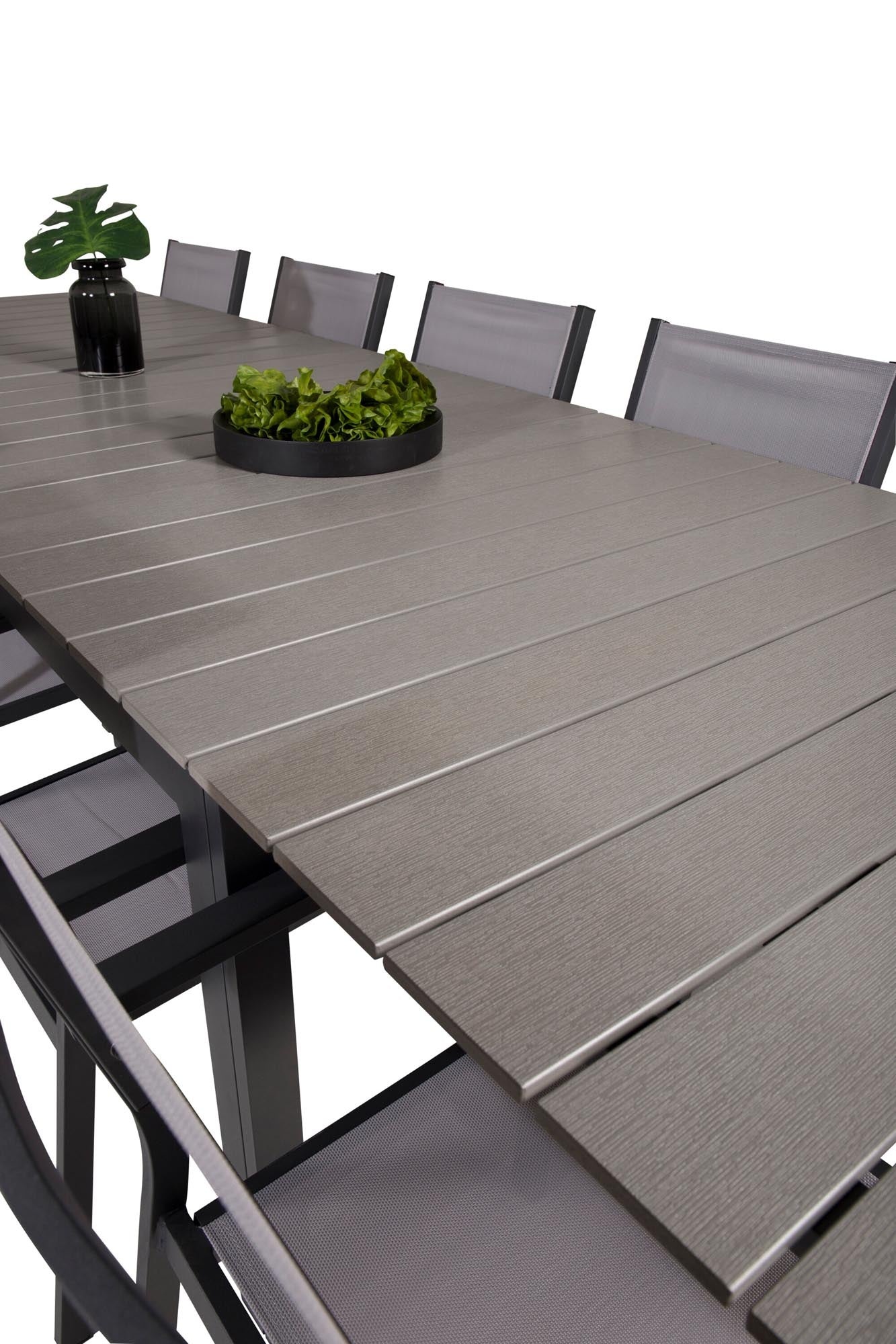 Eleganter Levels Tisch & Copacabana Stühle: Vielseitig & modern.