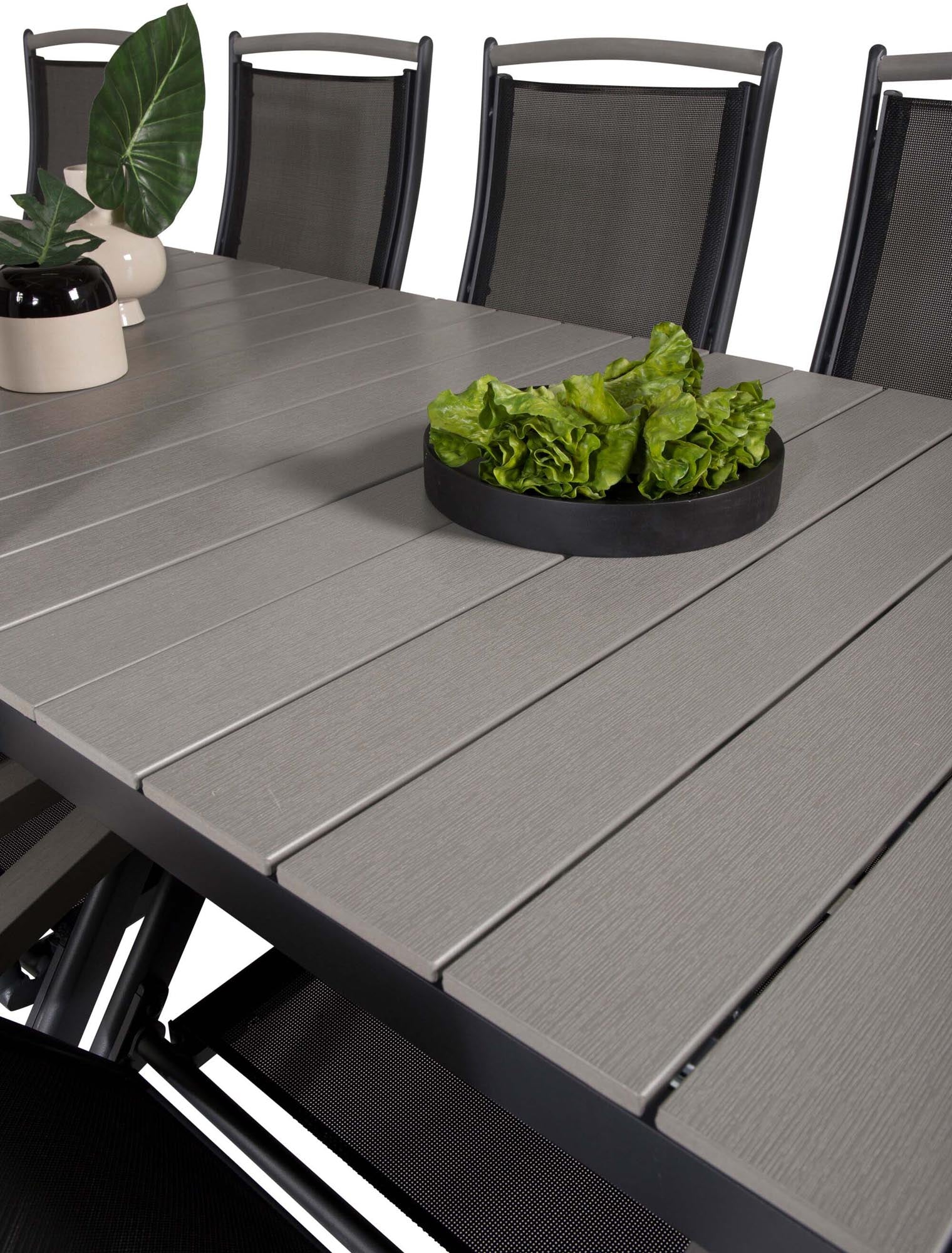 Levels Outdoor-Tischset + Albany 224cm/8St. in Schwarz präsentiert im Onlineshop von KAQTU Design AG. Gartentischset ist von Venture Home
