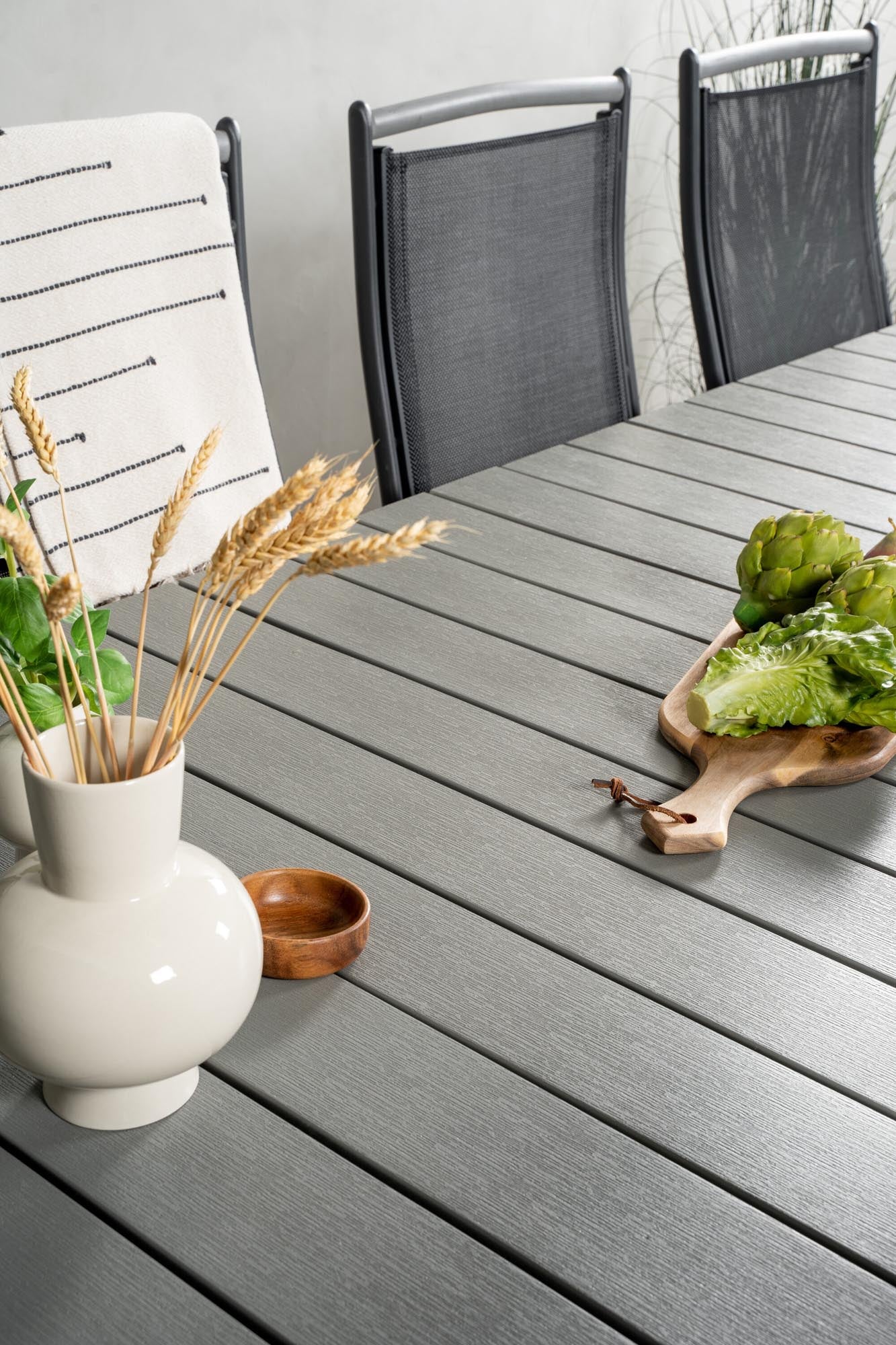 Levels Outdoor-Tischset + Albany 224cm/8St. in Schwarz präsentiert im Onlineshop von KAQTU Design AG. Gartentischset ist von Venture Home