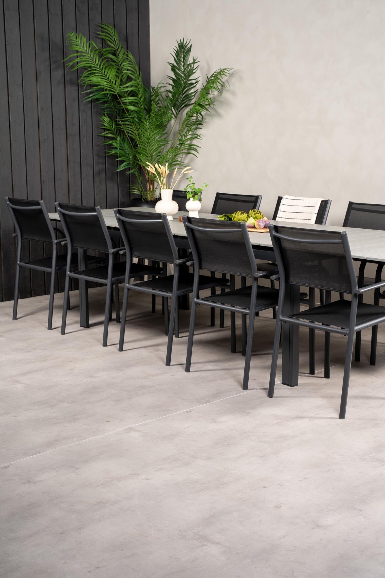Levels Outdoor-Tischset + Santorini 224cm/8St. in Schwarz präsentiert im Onlineshop von KAQTU Design AG. Gartentischset ist von Venture Home